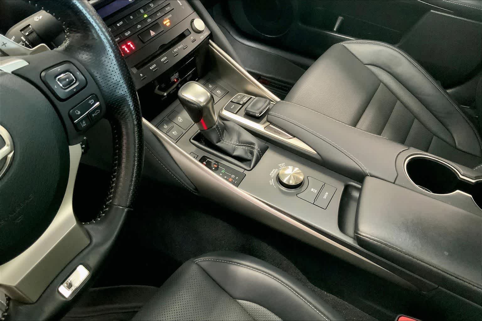 Thumbnail: 2018 Lexus IS - 15