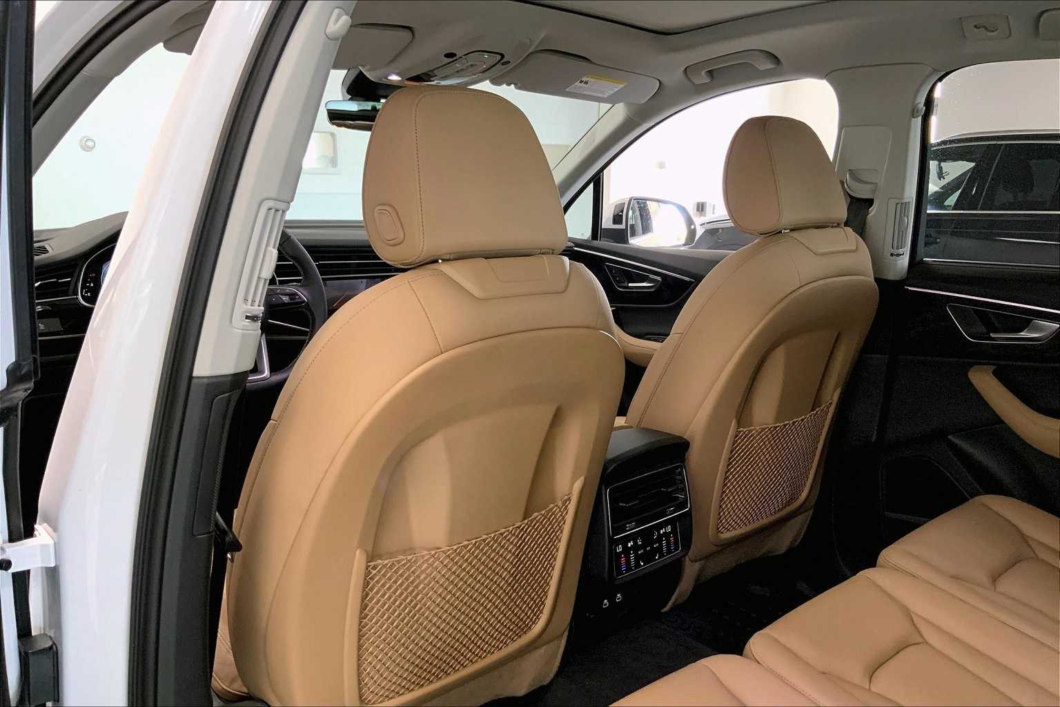 Thumbnail: 2025 Audi Q7 - 11