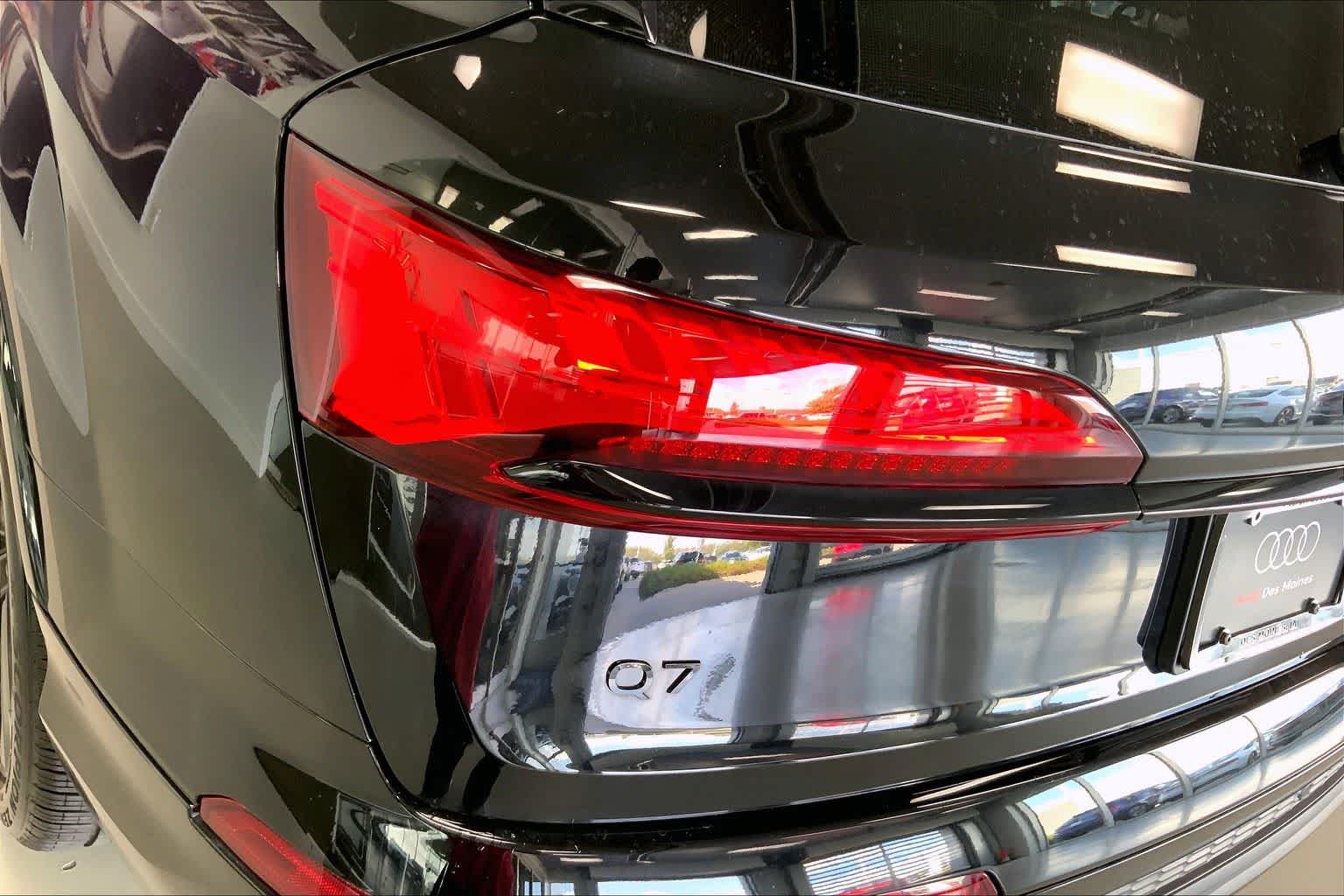 Thumbnail: 2025 Audi Q7 - 32