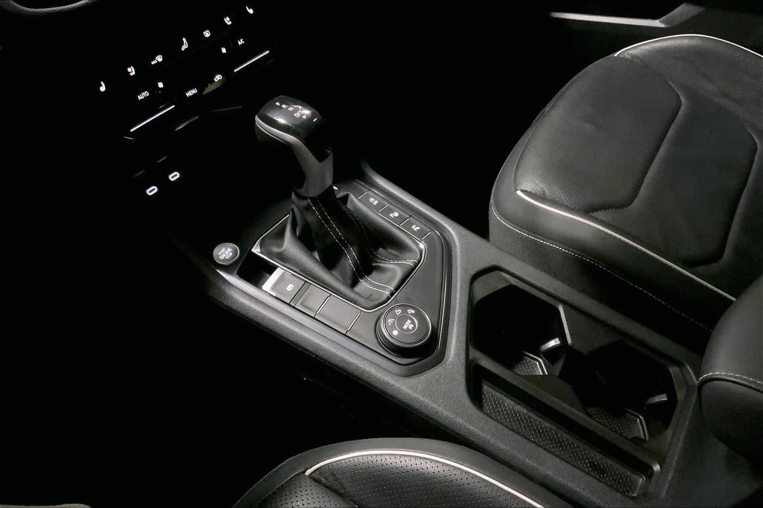 Thumbnail: 2023 Volkswagen Tiguan - 15