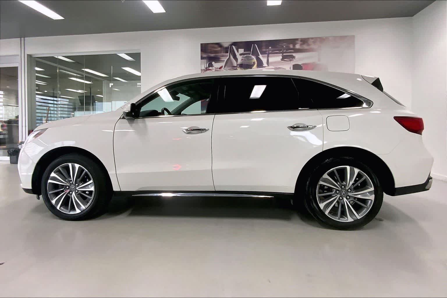 Thumbnail: 2017 Acura MDX - 3