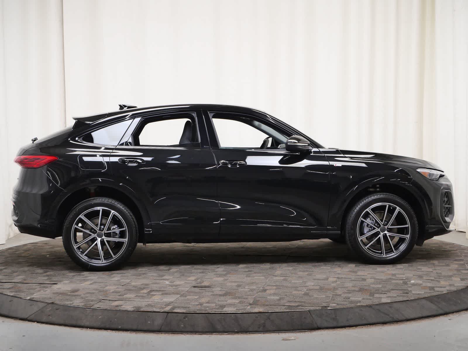 Thumbnail: 2026 Audi Q5 - 7