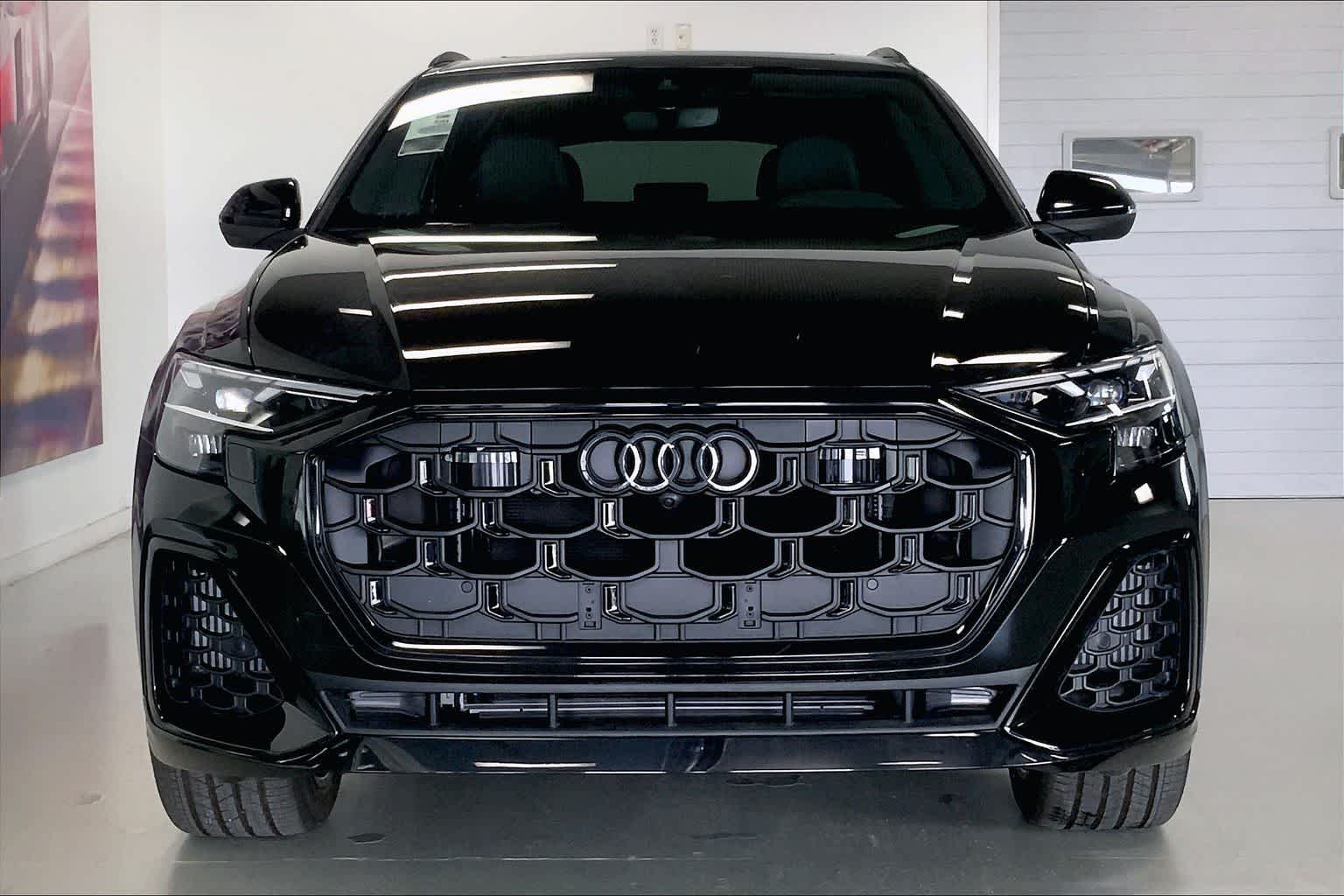 Thumbnail: 2026 Audi Q8 - 6