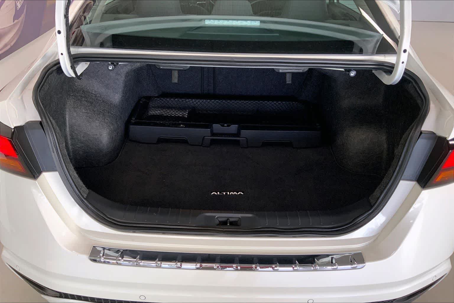 Thumbnail: 2023 Nissan Altima - 18