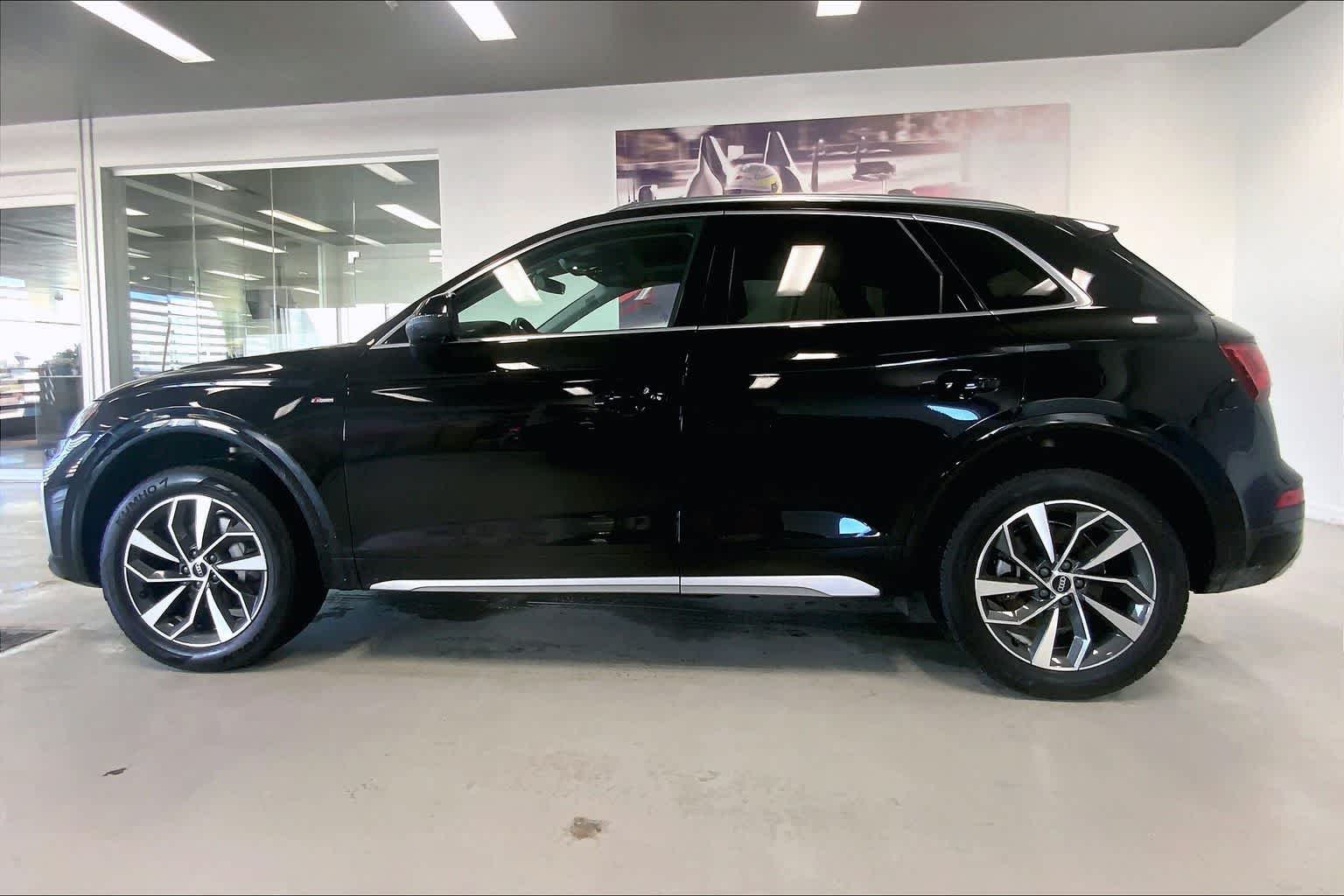 Thumbnail: 2023 Audi Q5 - 3