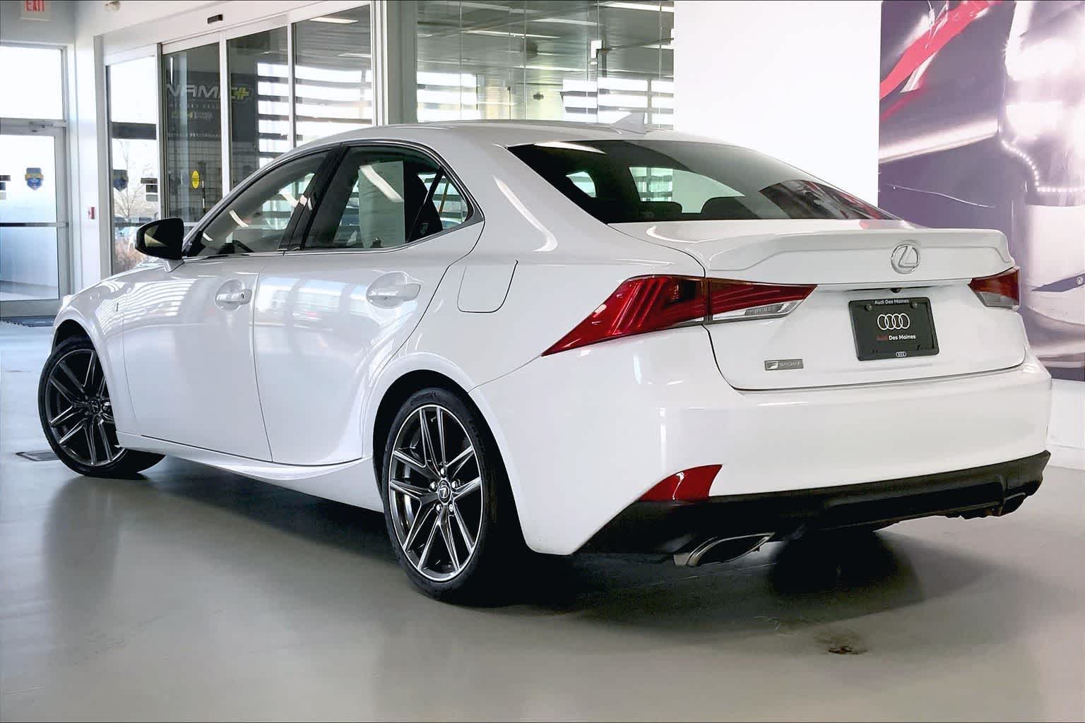 Thumbnail: 2018 Lexus IS - 4