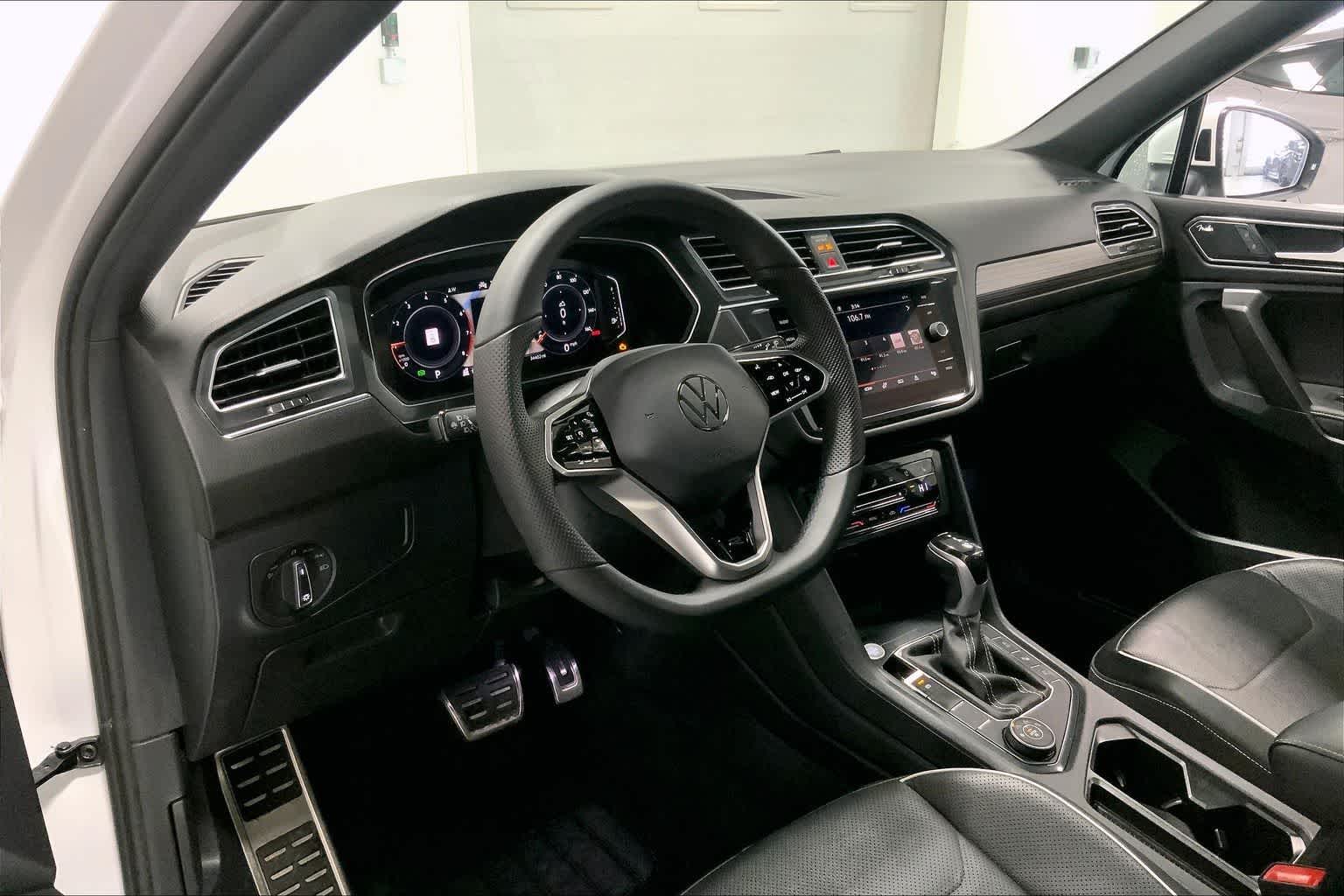 Thumbnail: 2022 Volkswagen Tiguan - 2