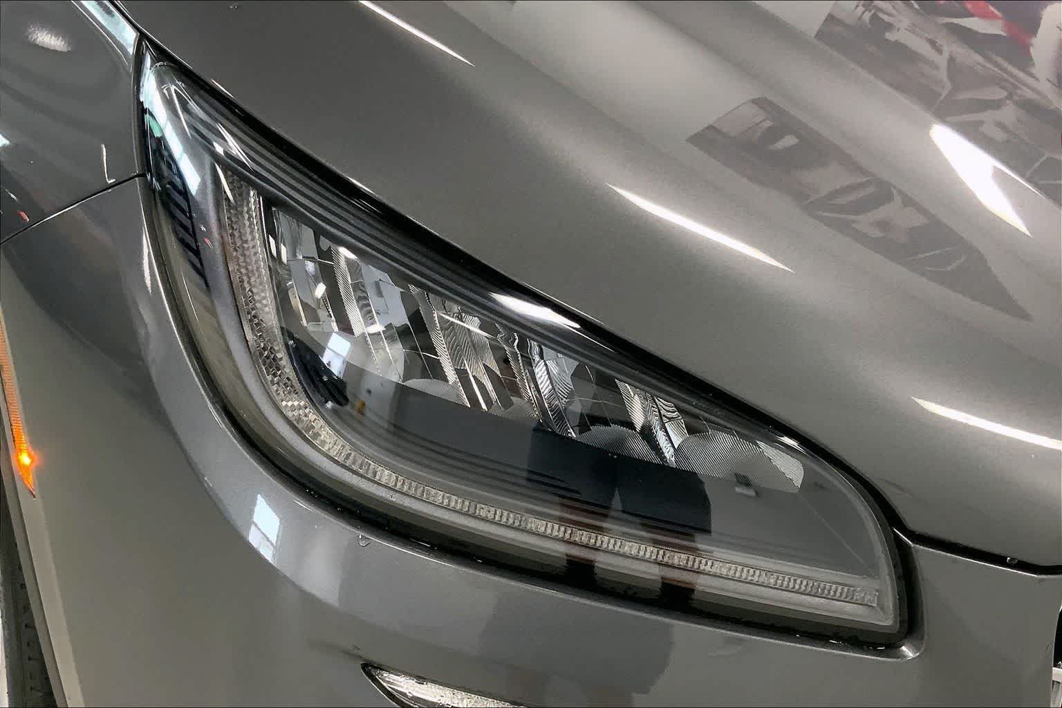 Thumbnail: 2022 Lincoln Corsair - 28