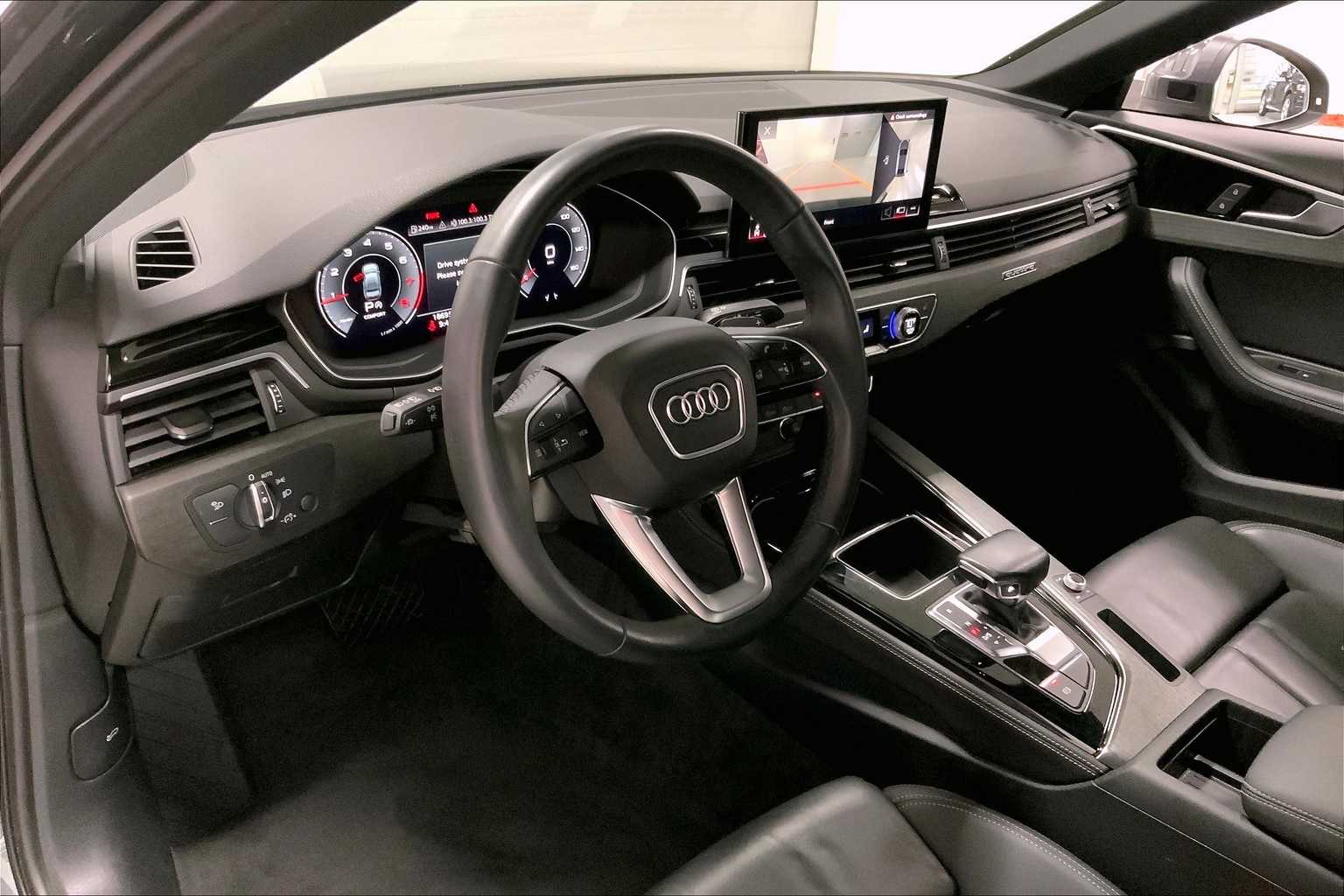 2022 Audi A4 S line Quattro Premium Plus photo 2