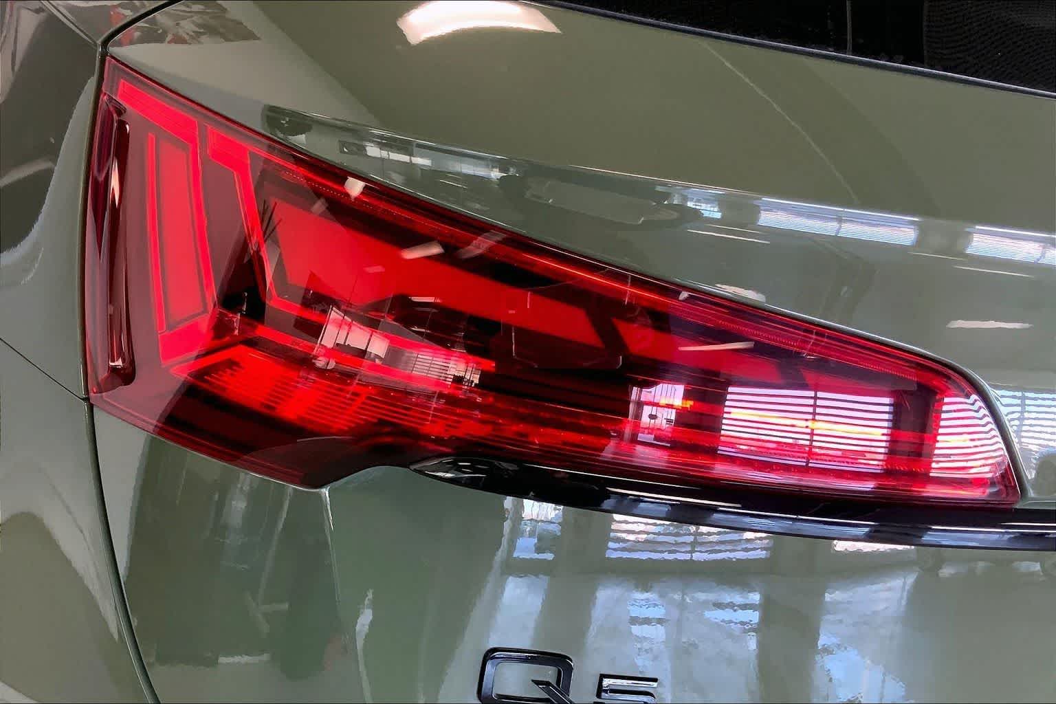 Thumbnail: 2025 Audi Q5 - 30