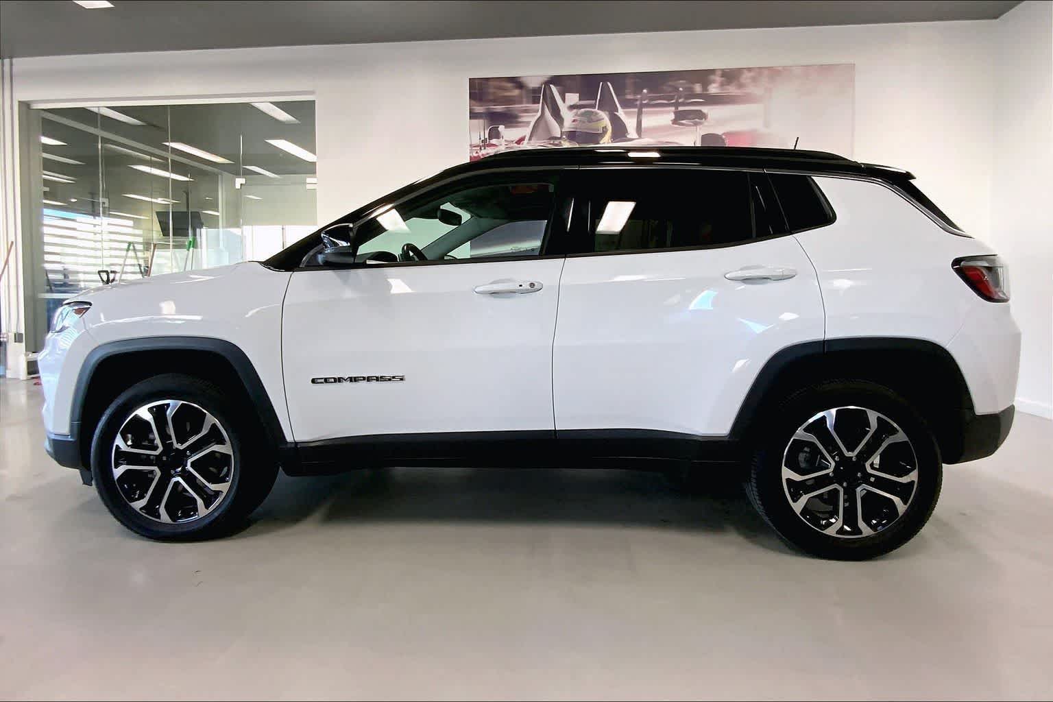 Thumbnail: 2022 Jeep Compass - 3