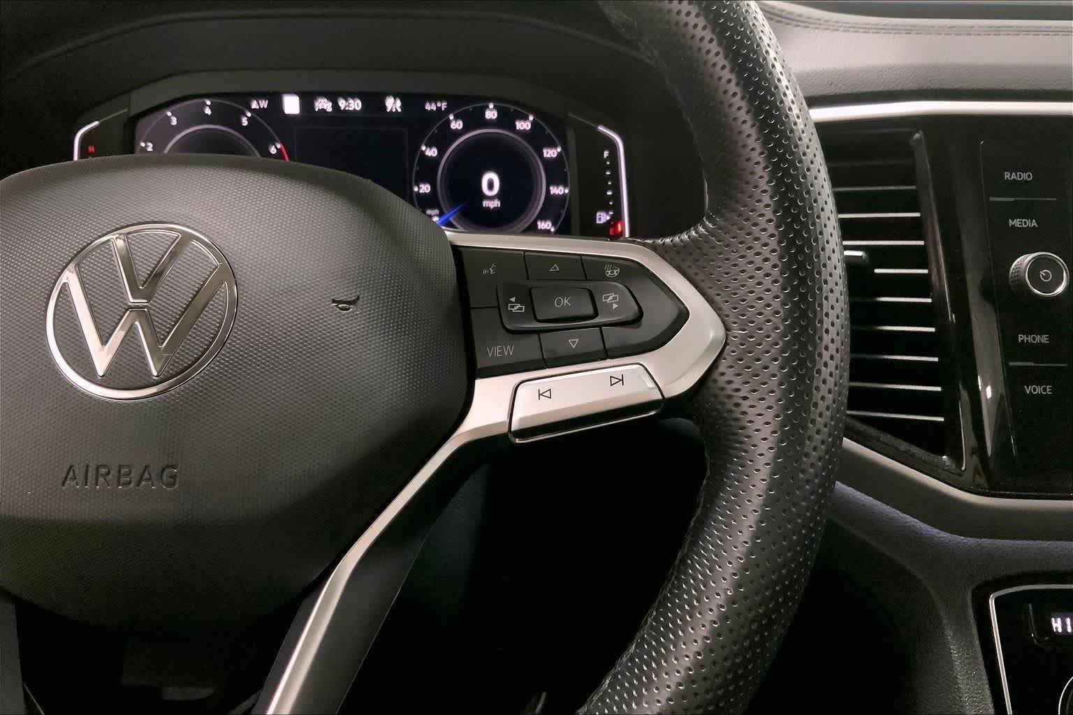 Thumbnail: 2023 Volkswagen Atlas - 23