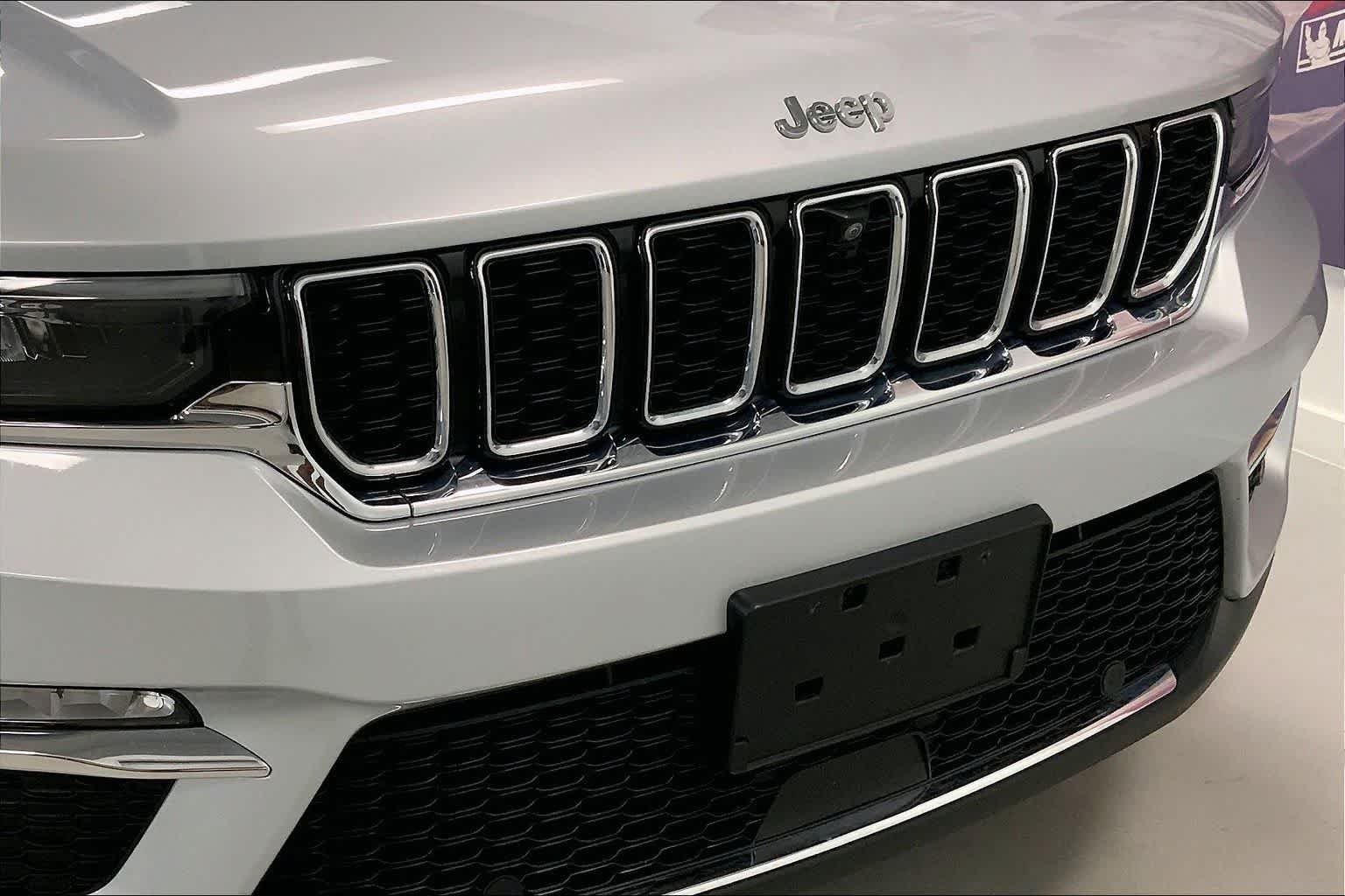 Thumbnail: 2023 Jeep Grand Cherokee - 30