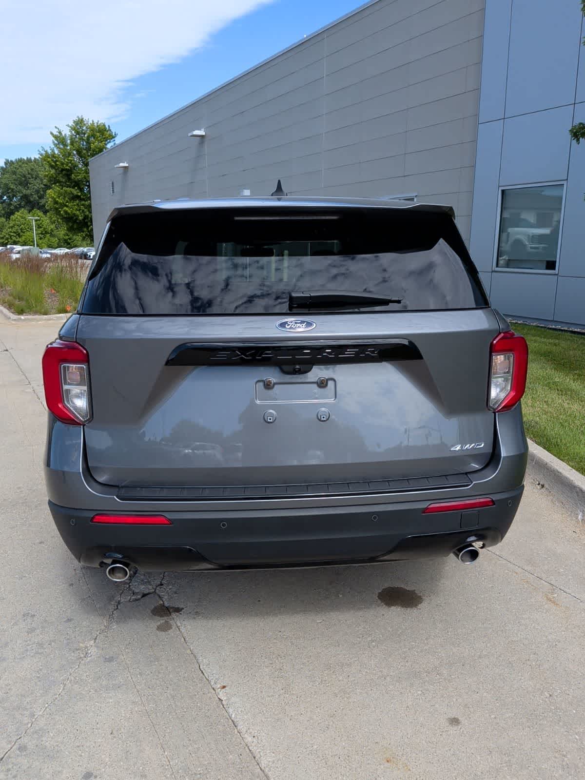 Thumbnail: 2022 Ford Explorer - 4