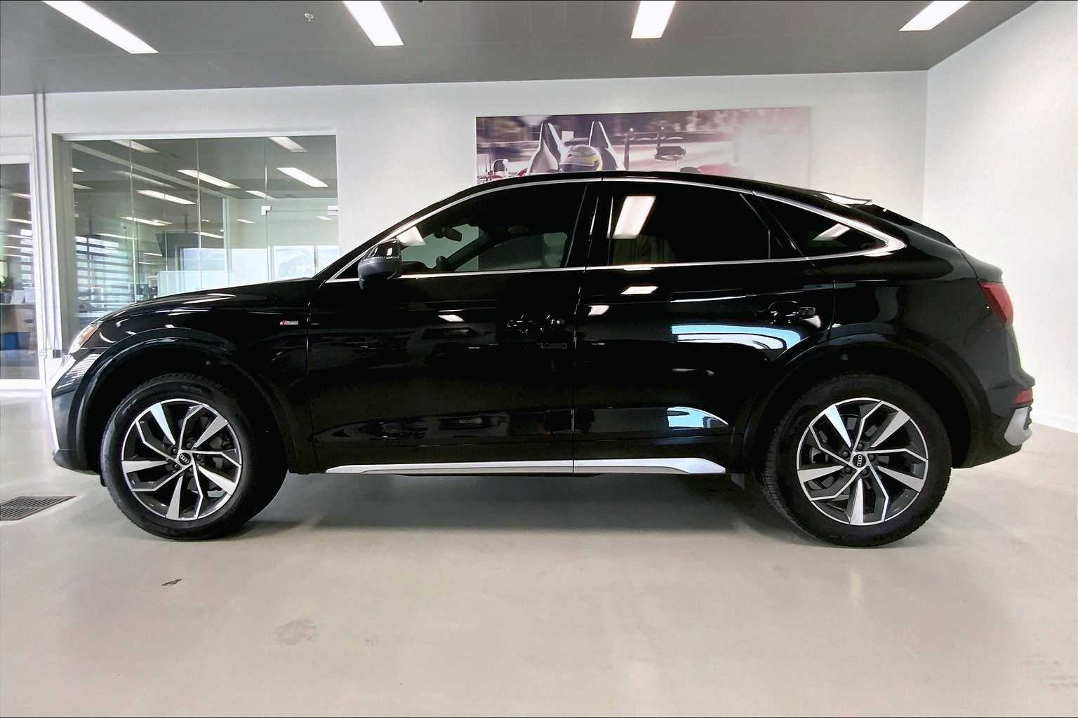 2023 Audi Q5 Sportback 45 S line Premium photo 3