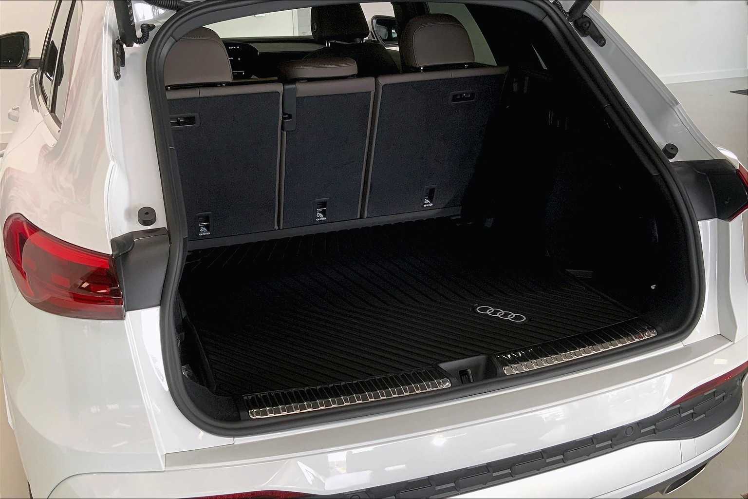 Thumbnail: 2025 Audi Q5 - 16