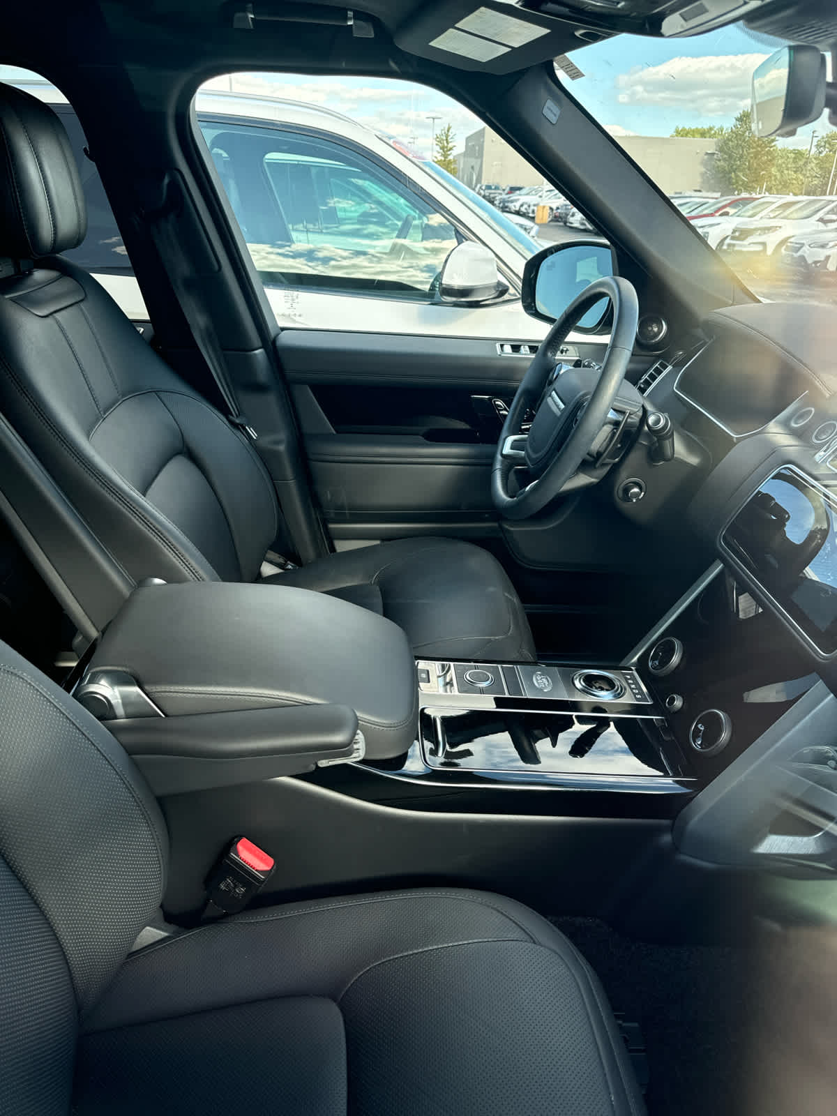 Thumbnail: 2021 Land Rover Range Rover - 4