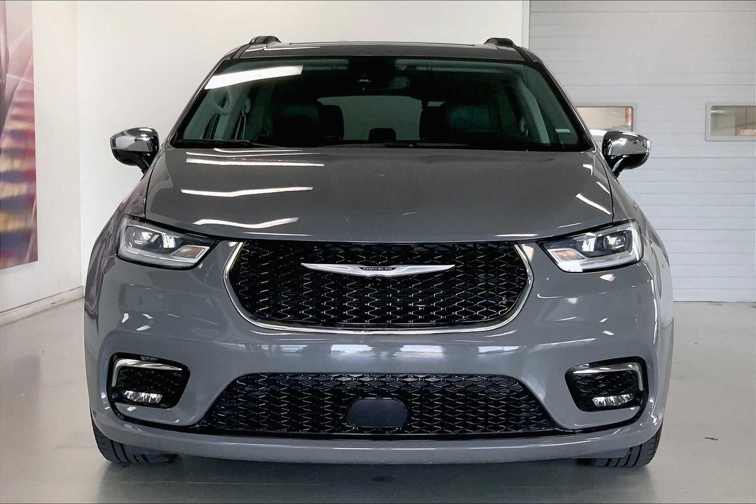 2023 Chrysler Pacifica Limited 6