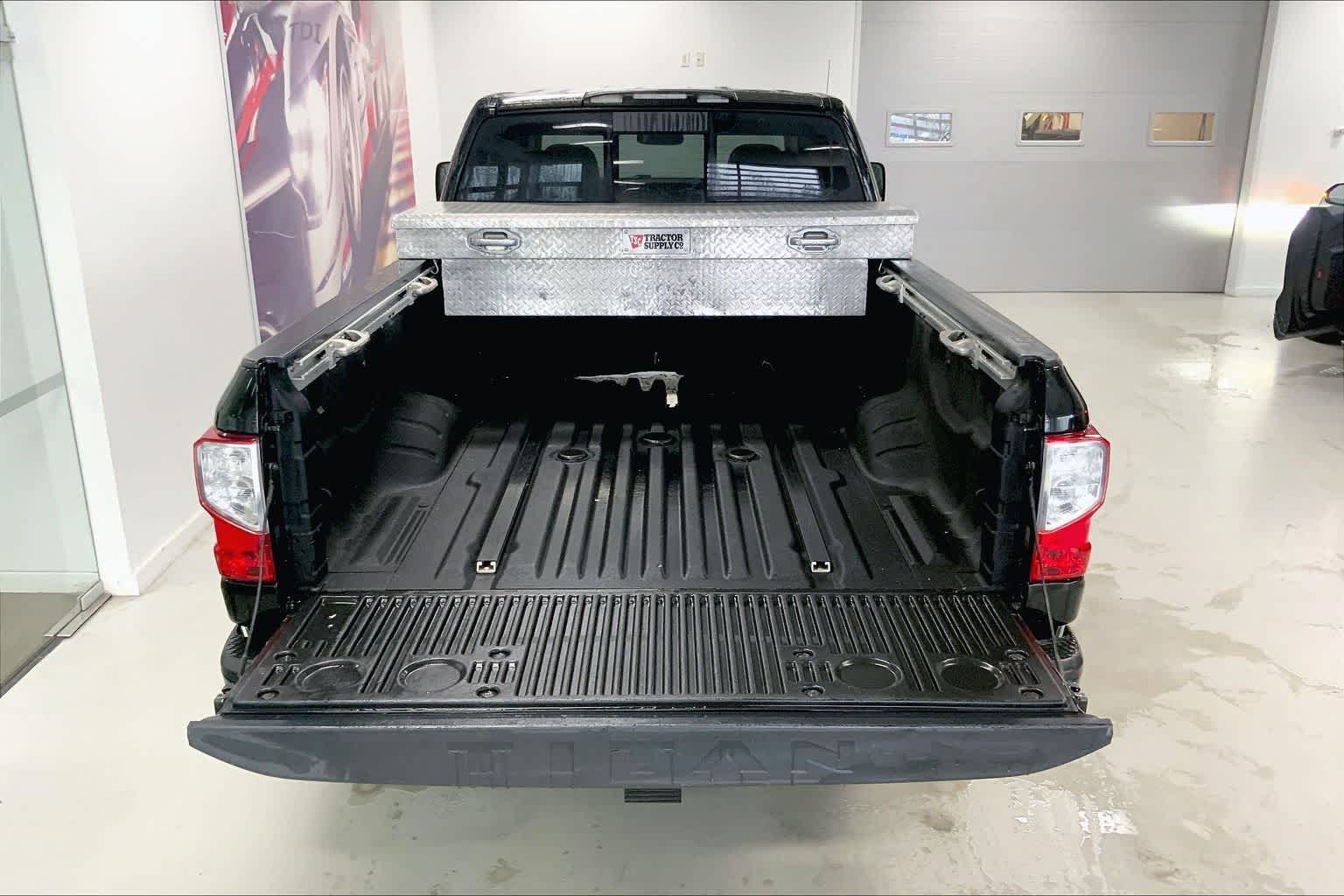 Thumbnail: 2017 Nissan Titan - 14