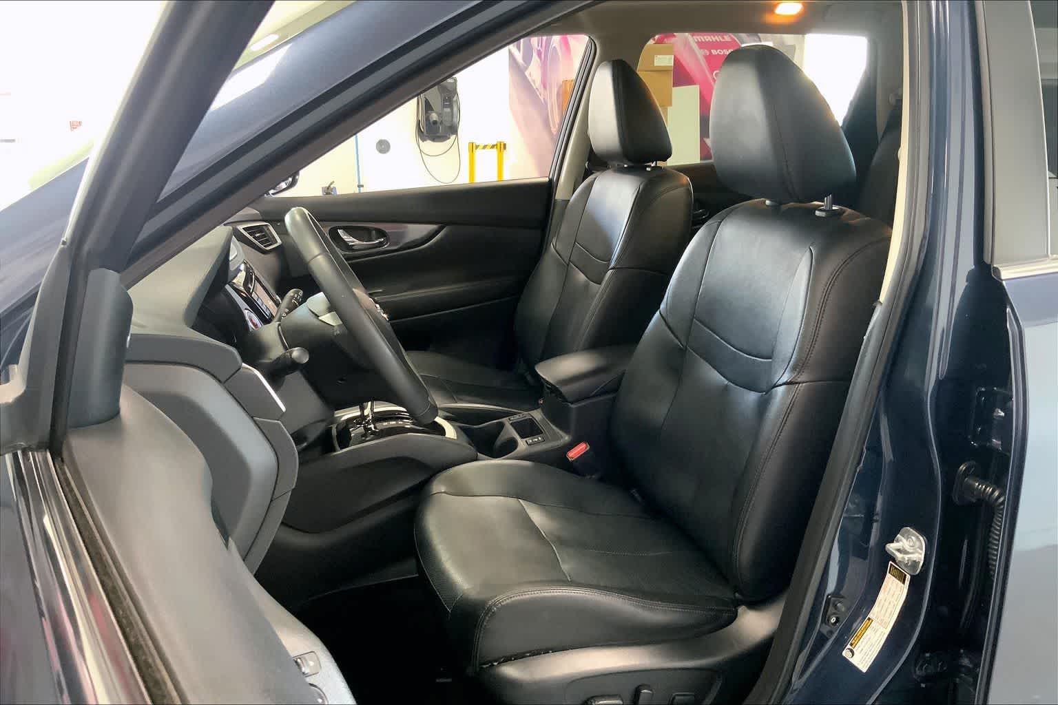 Thumbnail: 2016 Nissan Rogue - 10