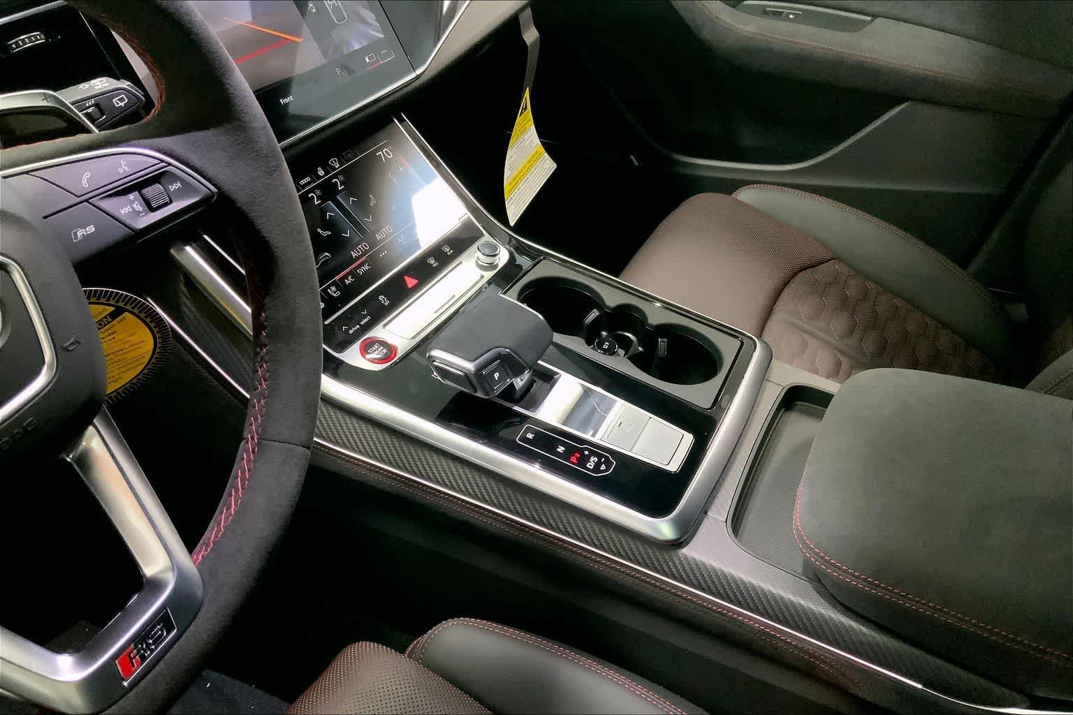 Thumbnail: 2026 Audi RS Q8 - 17