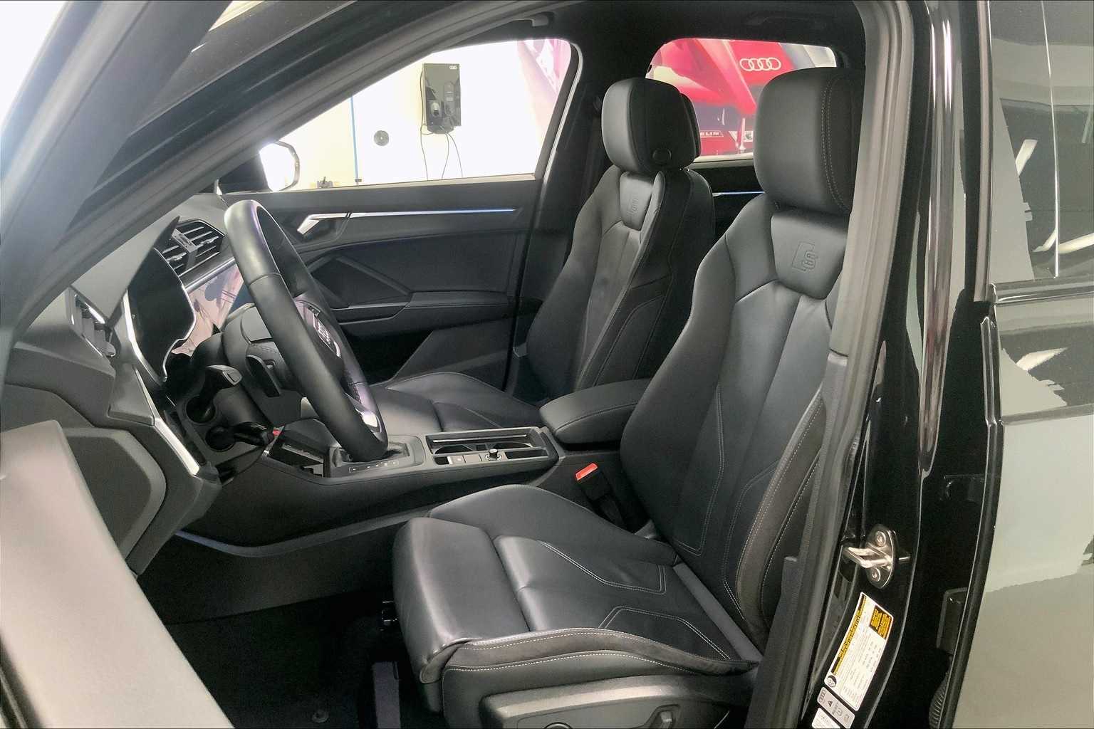 Thumbnail: 2023 Audi Q3 - 10