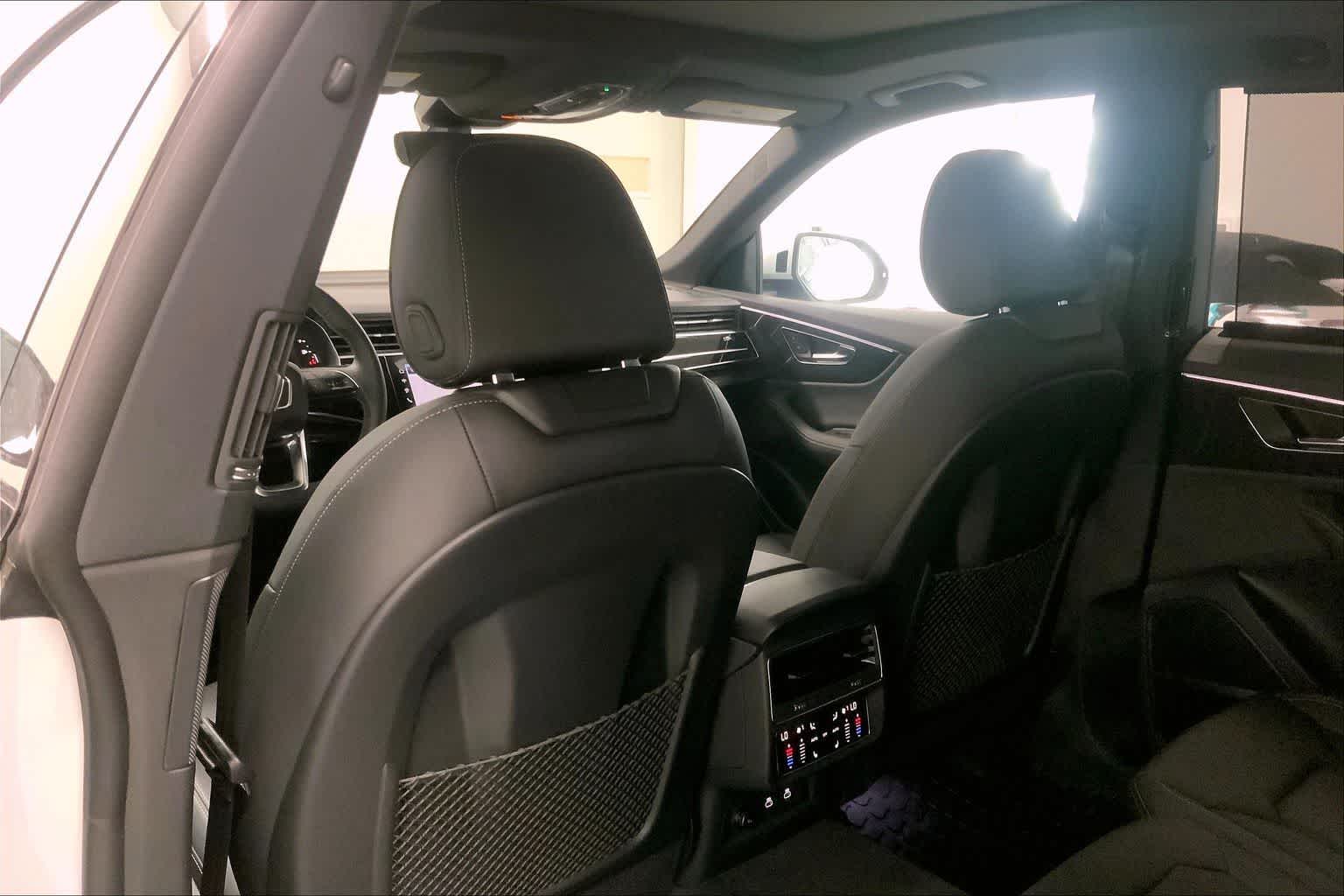 Thumbnail: 2026 Audi Q8 - 12