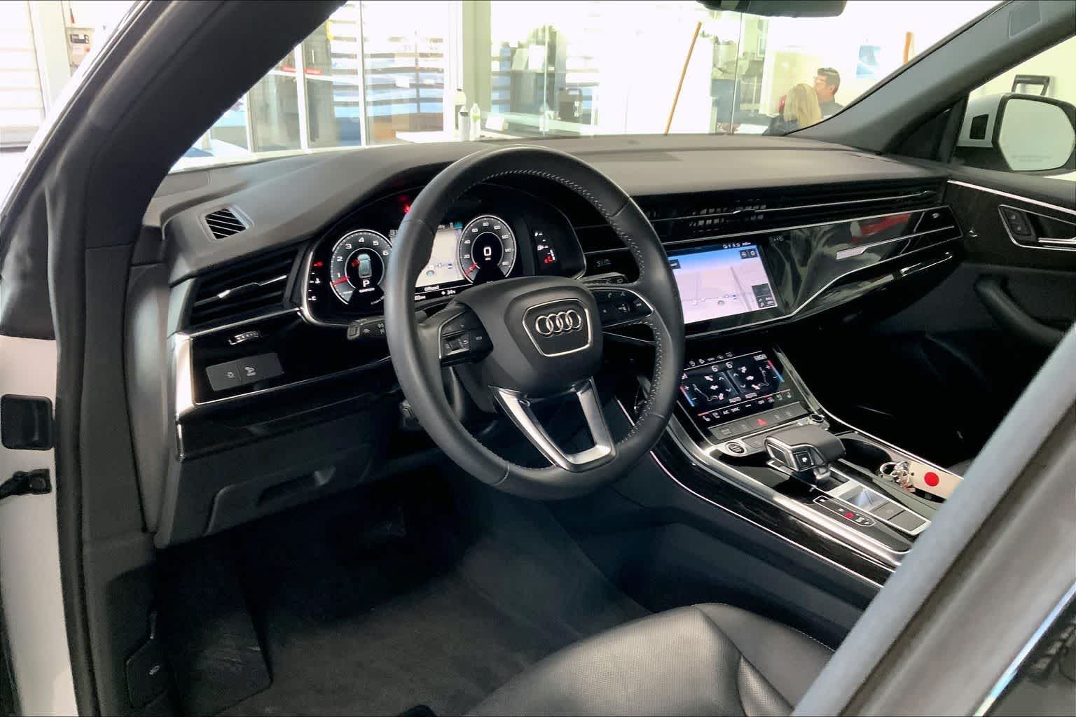 Thumbnail: 2021 Audi Q8 - 2