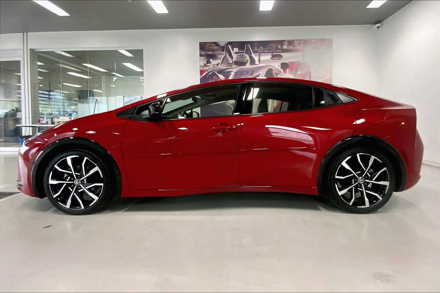 Thumbnail: 2023 Toyota Prius Prime - 3