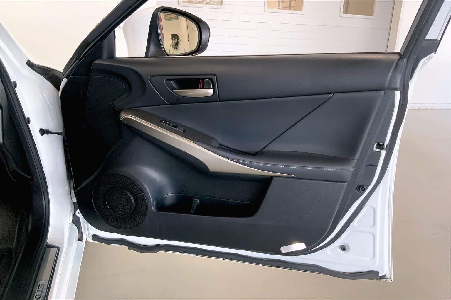 Thumbnail: 2018 Lexus IS - 25