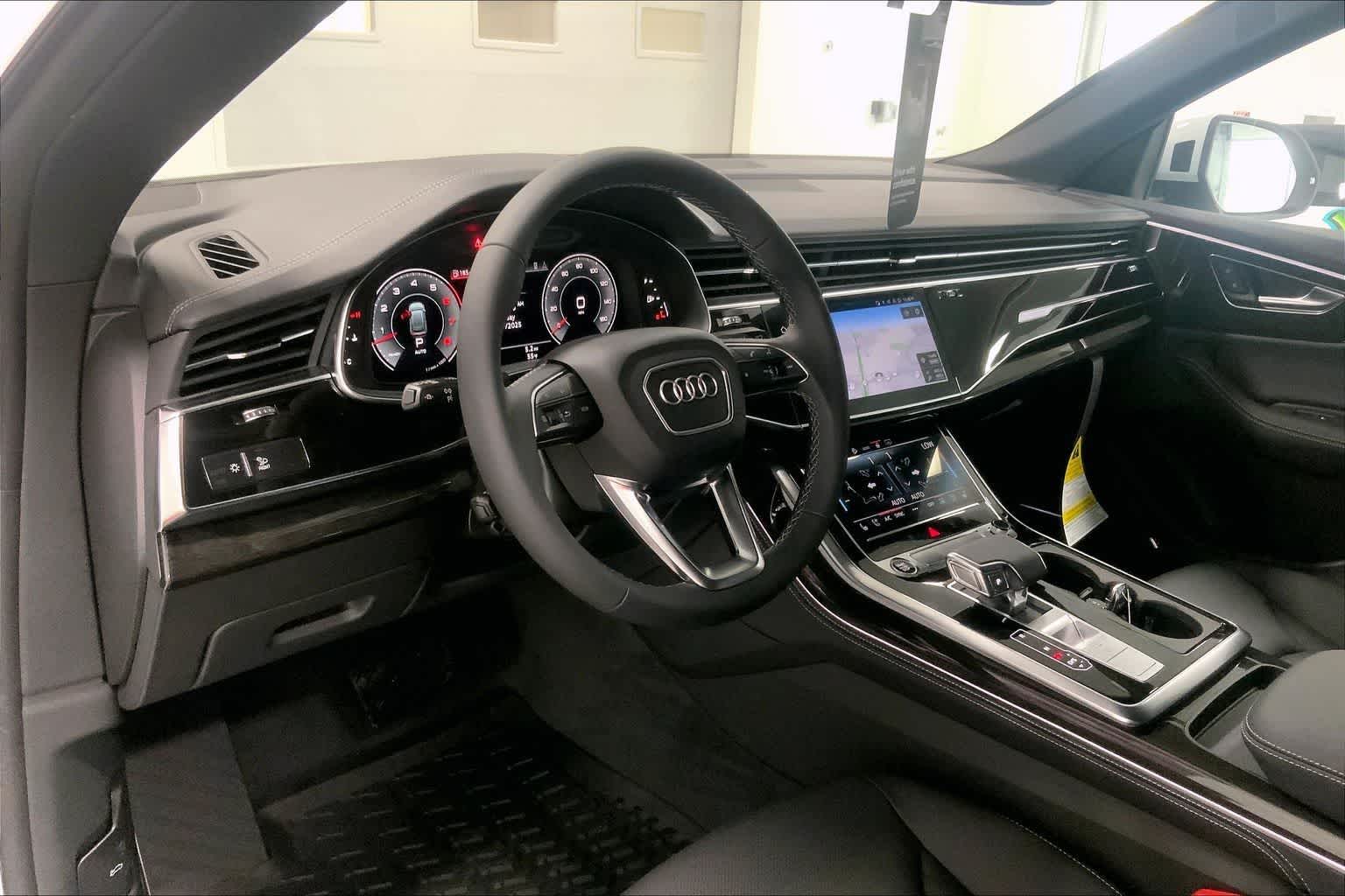 Thumbnail: 2026 Audi Q8 - 2