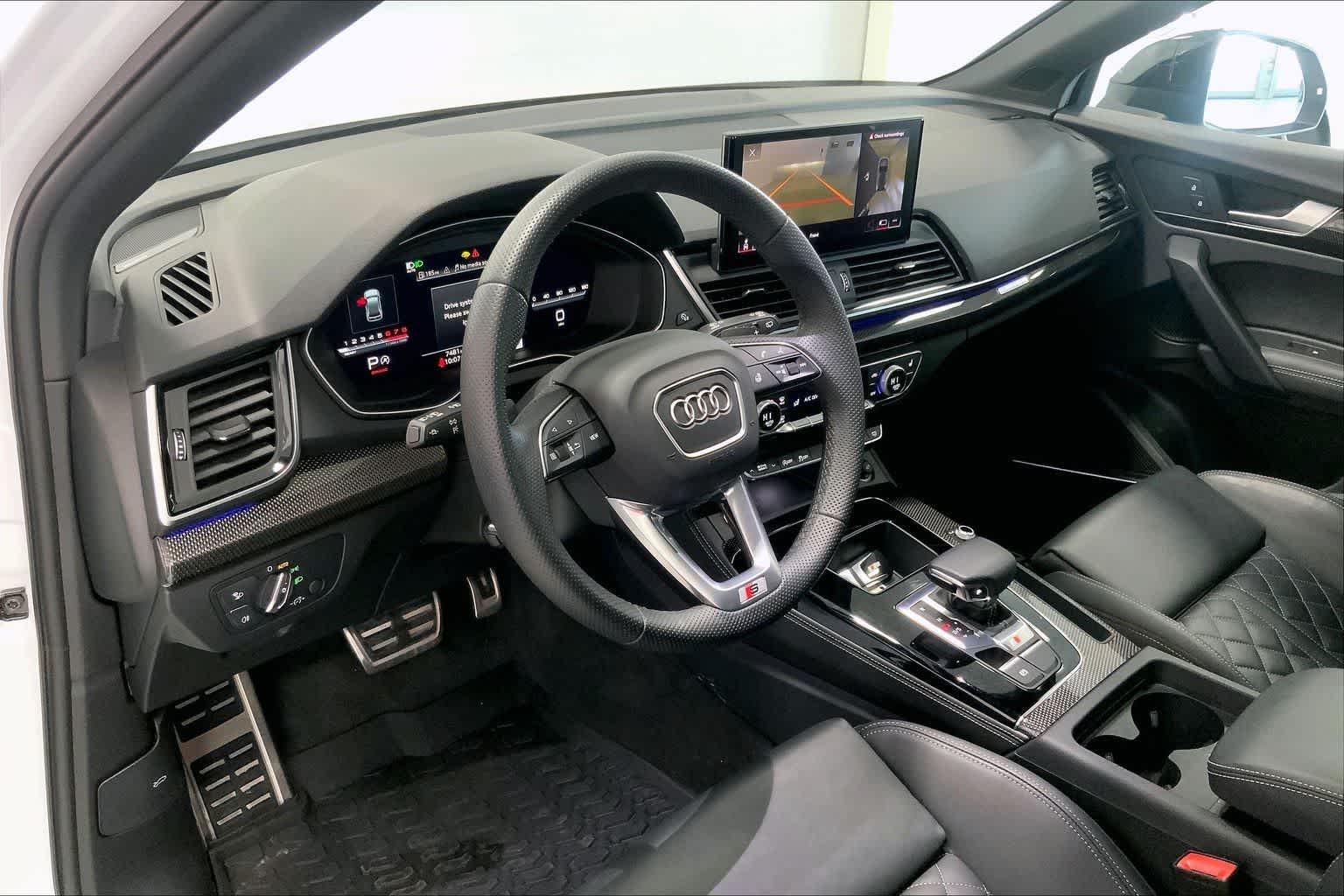 Thumbnail: 2025 Audi SQ5 - 2