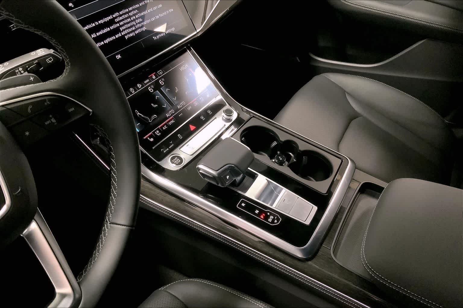 Thumbnail: 2026 Audi Q8 - 17