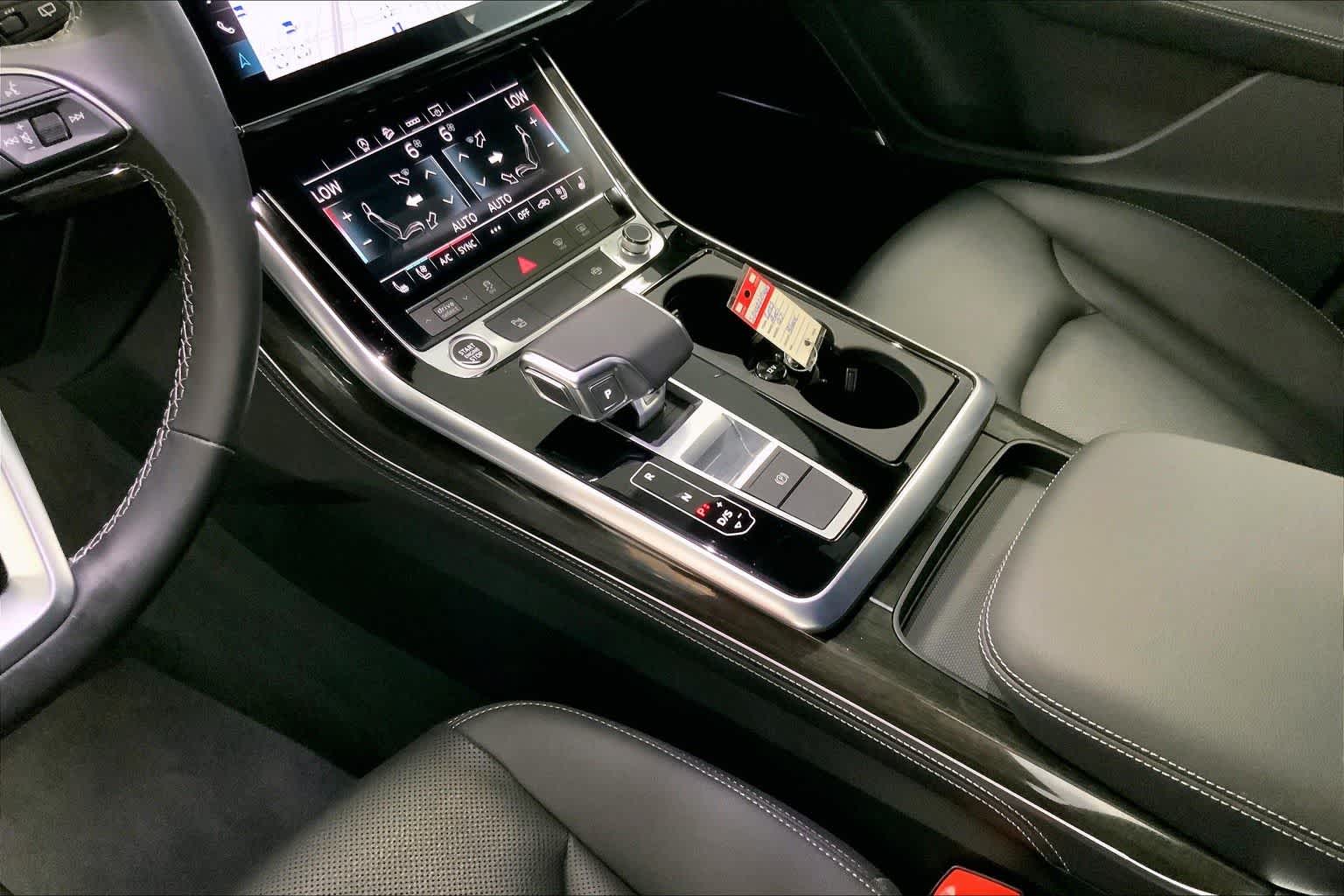 Thumbnail: 2025 Audi Q7 - 16