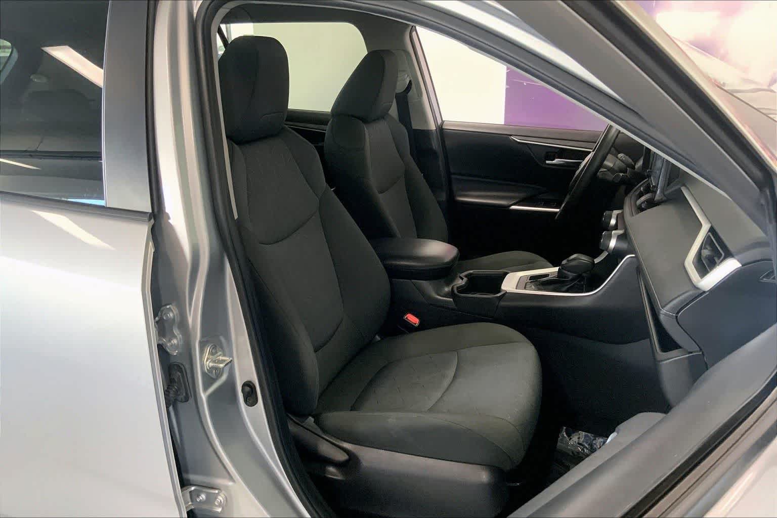 Thumbnail: 2022 Toyota RAV4 - 12