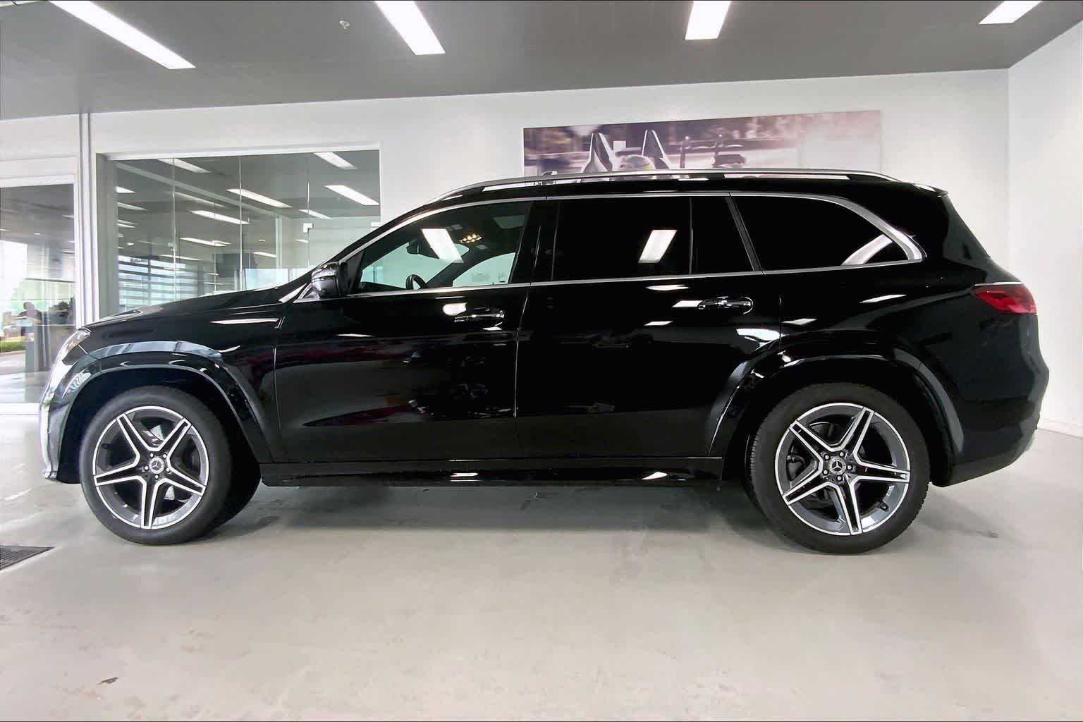 Thumbnail: 2025 Mercedes-Benz GLS - 3