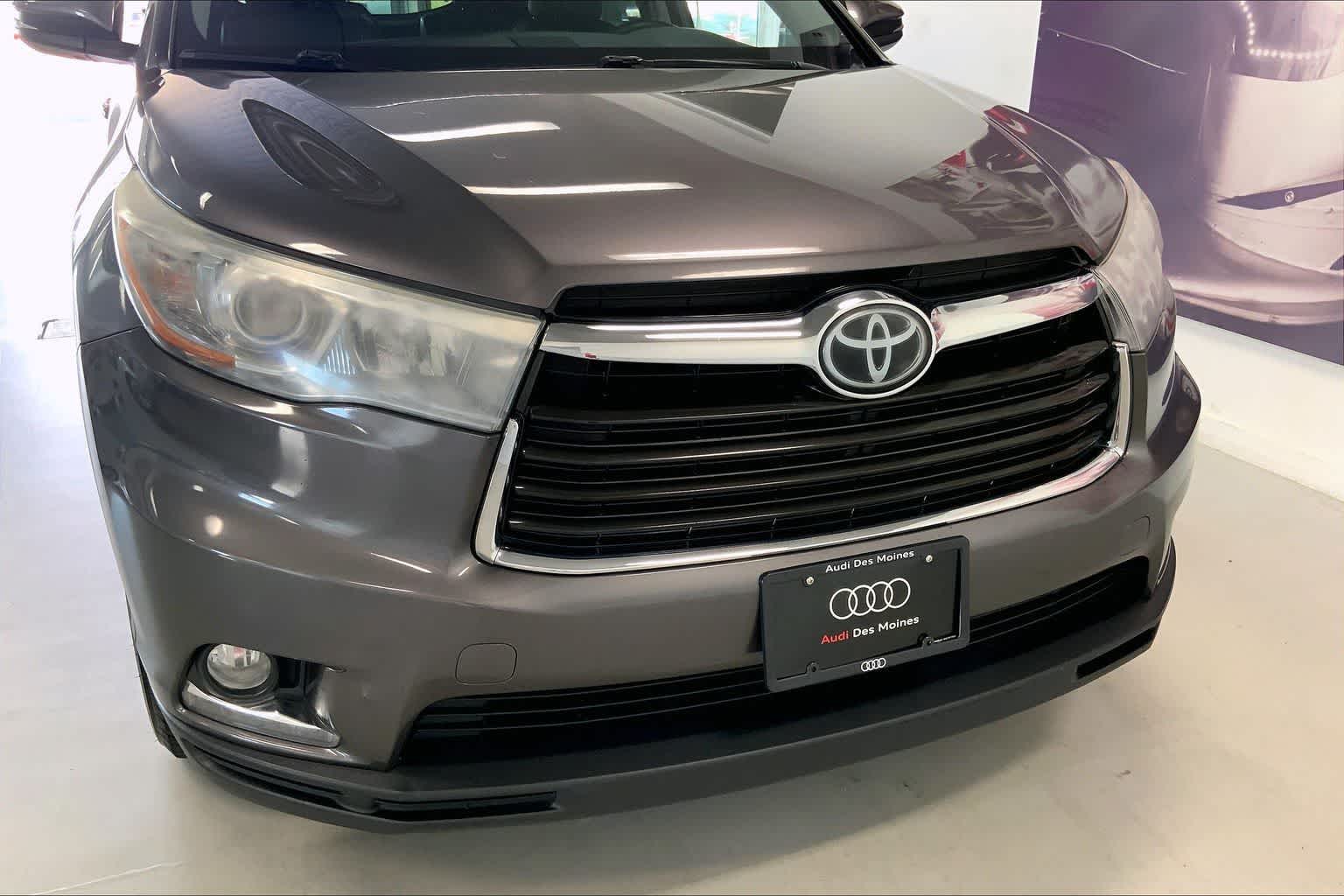 Thumbnail: 2015 Toyota Highlander - 31