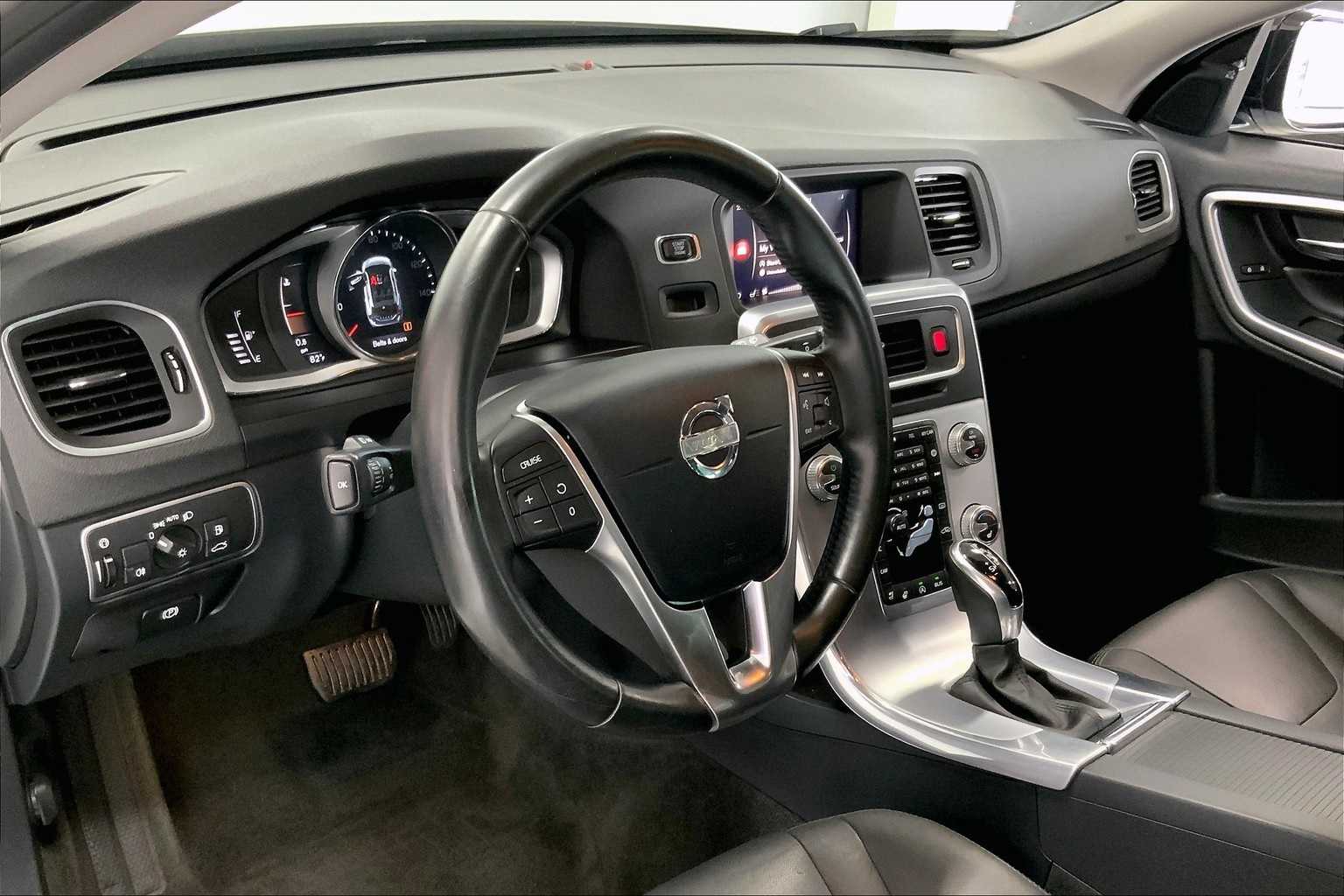 Thumbnail: 2018 Volvo S60 - 2