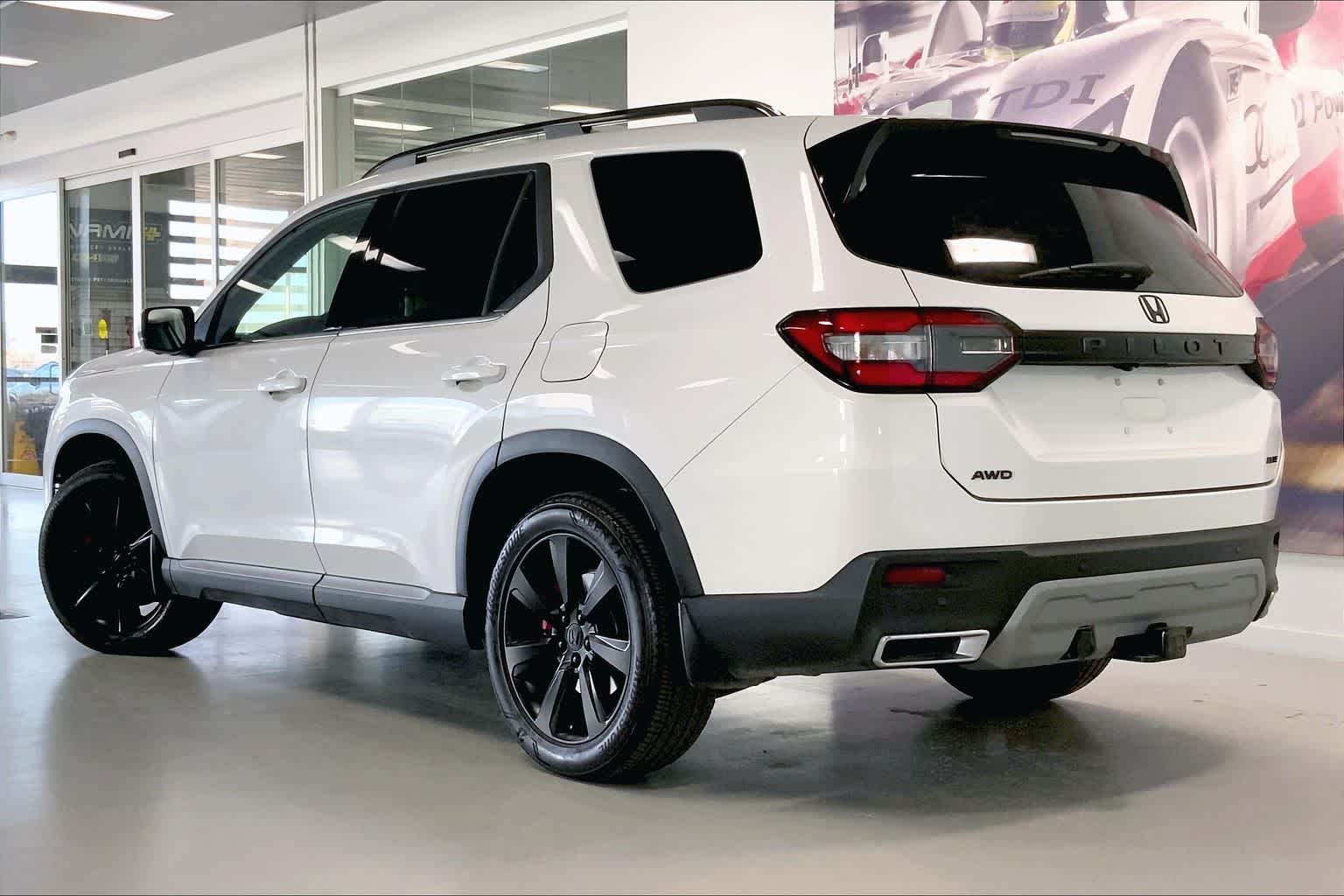 Thumbnail: 2024 Honda Pilot - 4