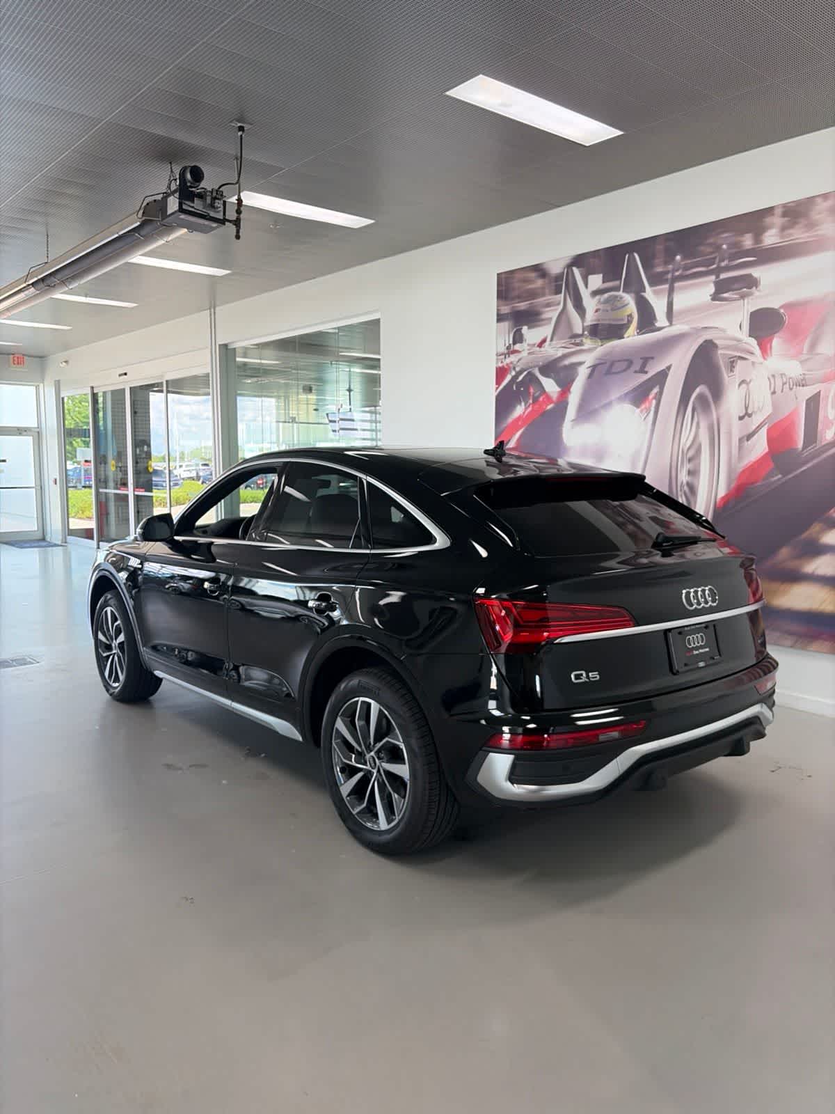 Thumbnail: 2022 Audi Q5 - 3