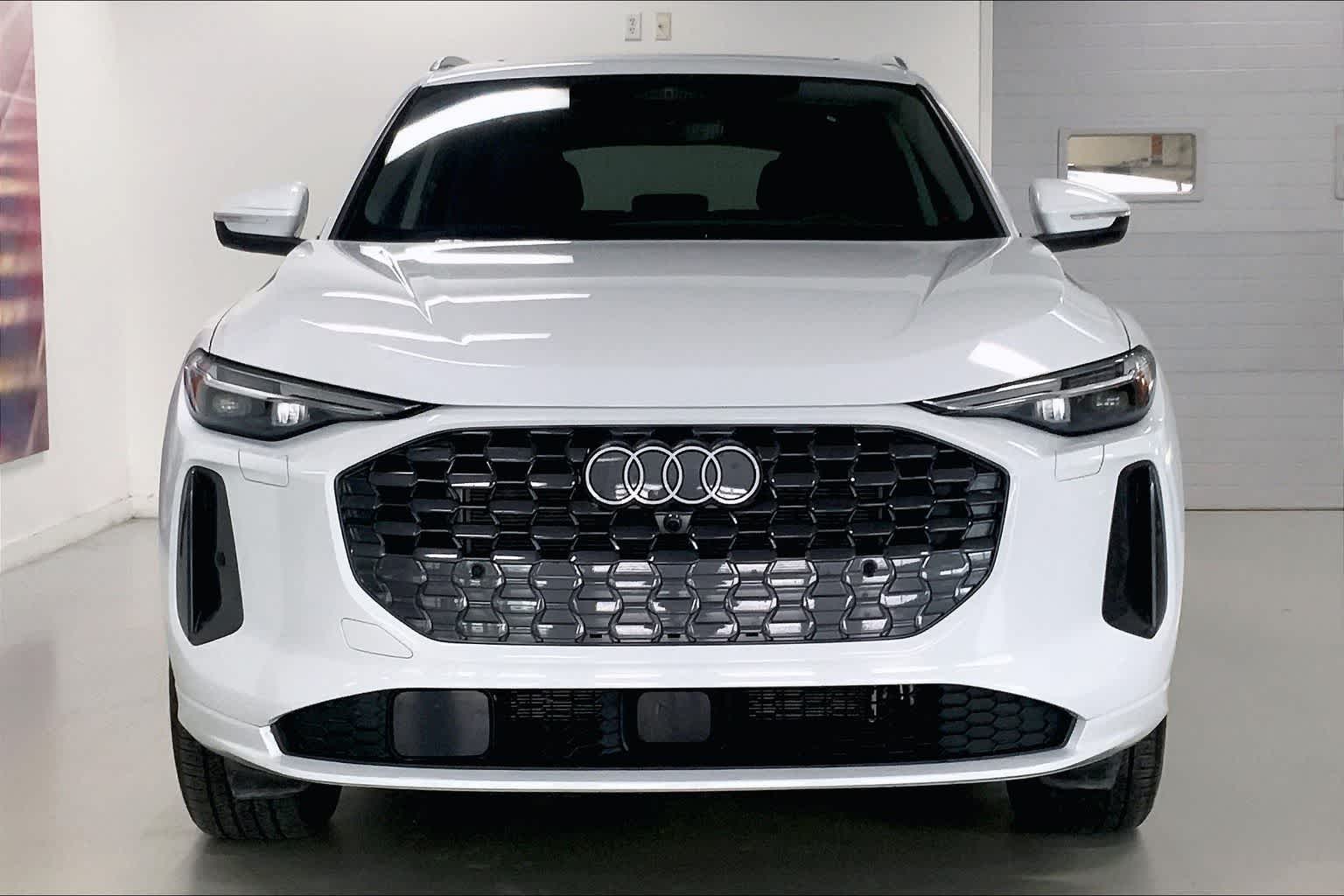 Thumbnail: 2025 Audi Q5 - 6