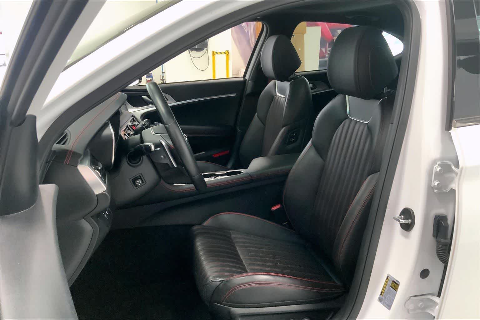 Thumbnail: 2023 Genesis G70 - 10