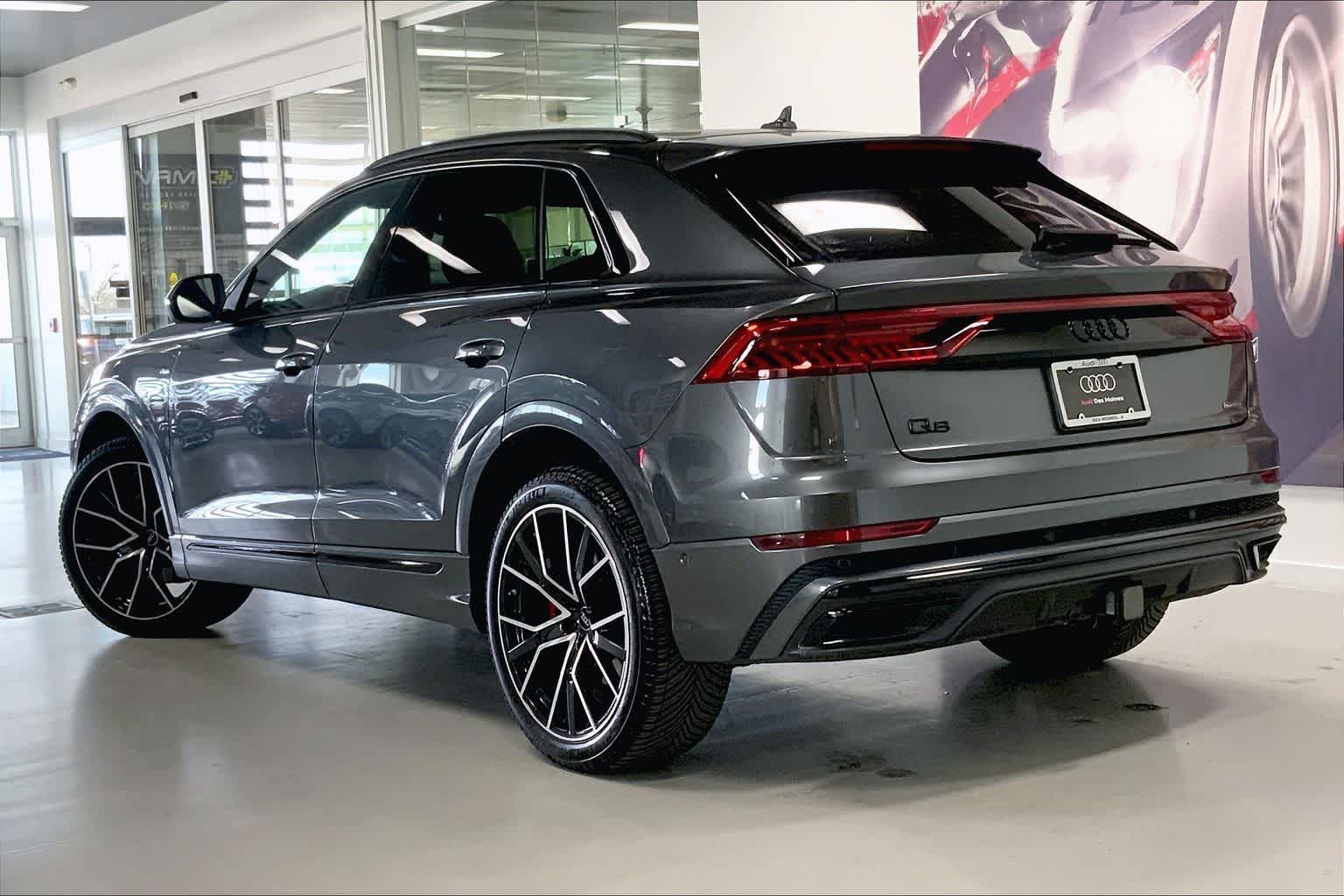 Thumbnail: 2022 Audi Q8 - 4