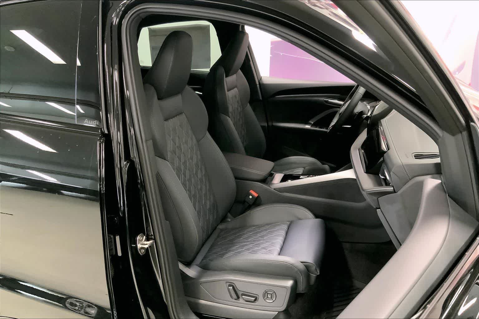 Thumbnail: 2025 Audi SQ5 - 13