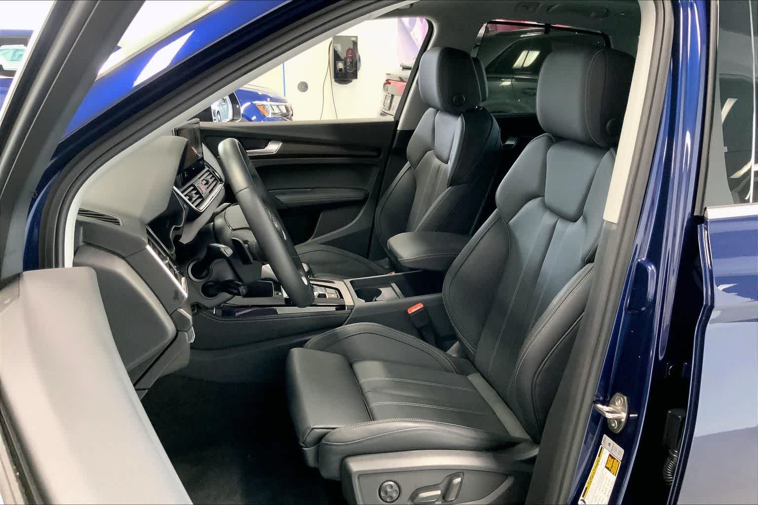 Thumbnail: 2025 Audi Q5 - 10