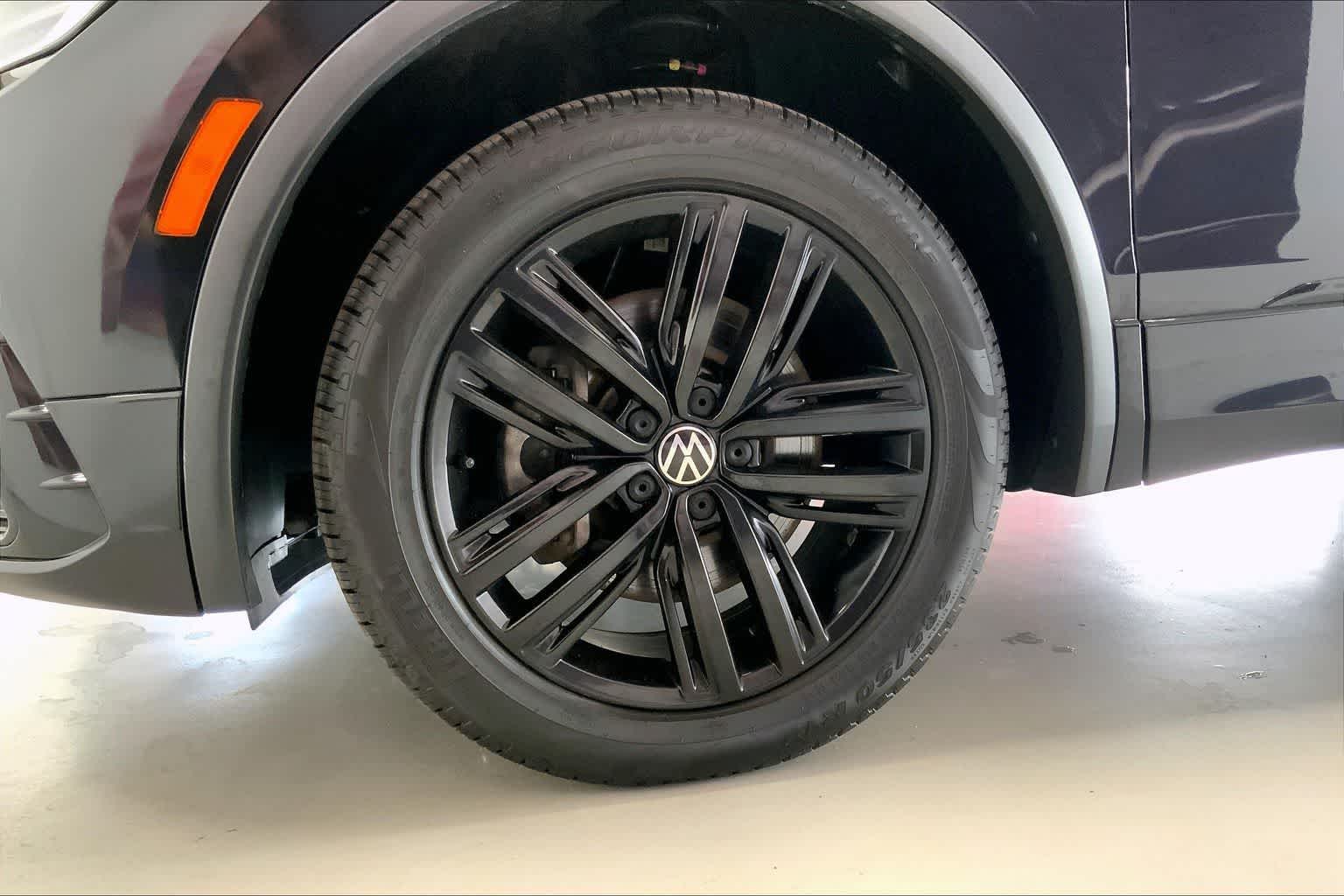 Thumbnail: 2022 Volkswagen Tiguan - 7