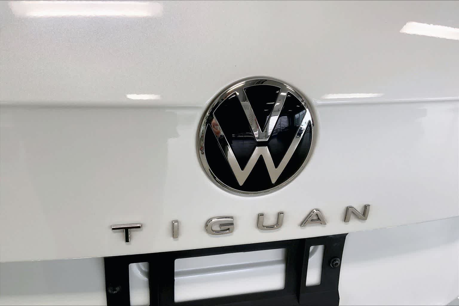 Thumbnail: 2022 Volkswagen Tiguan - 7