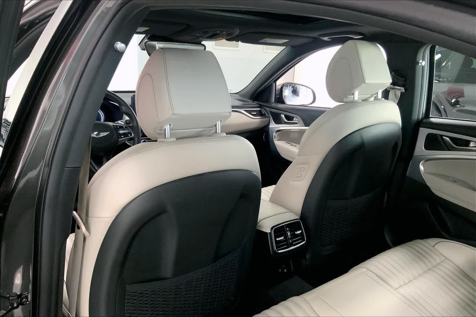 Thumbnail: 2023 Genesis G70 - 11