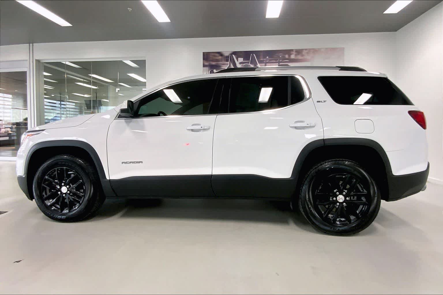 Thumbnail: 2019 GMC Acadia - 3