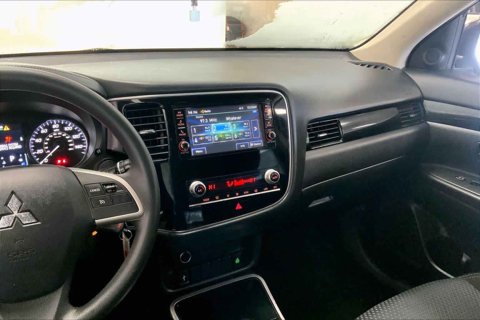 Thumbnail: 2020 Mitsubishi Outlander - 13